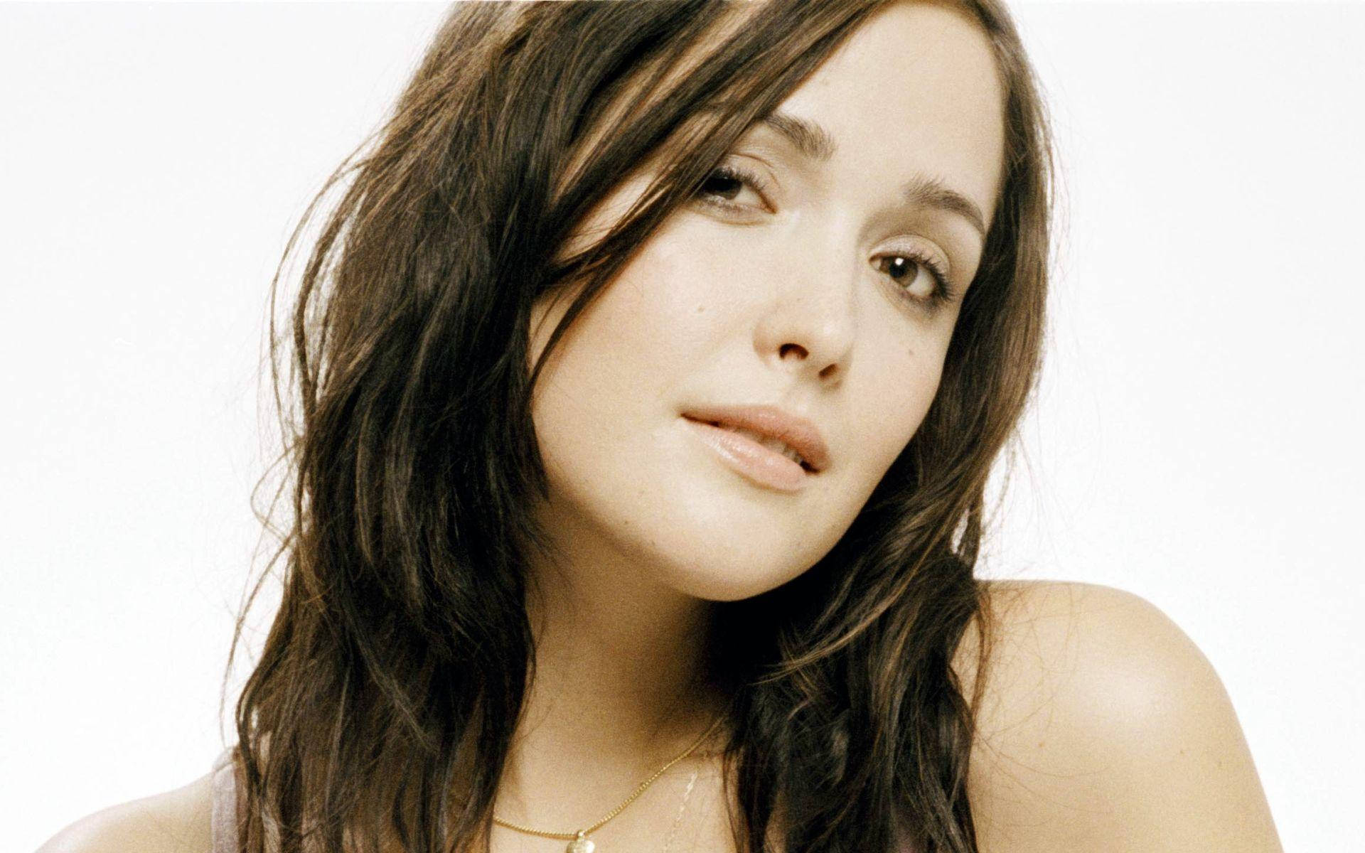 Rose Byrne, dark wavy hair, soft gaze, Full HD Desktop Wallpaper