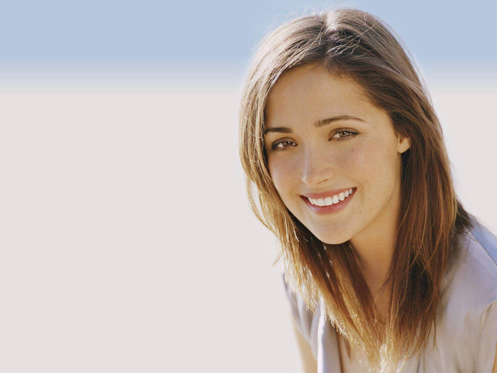 Rose Byrne, warm brown hair, soft blue and white gradient sky, HD Desktop Wallpaper