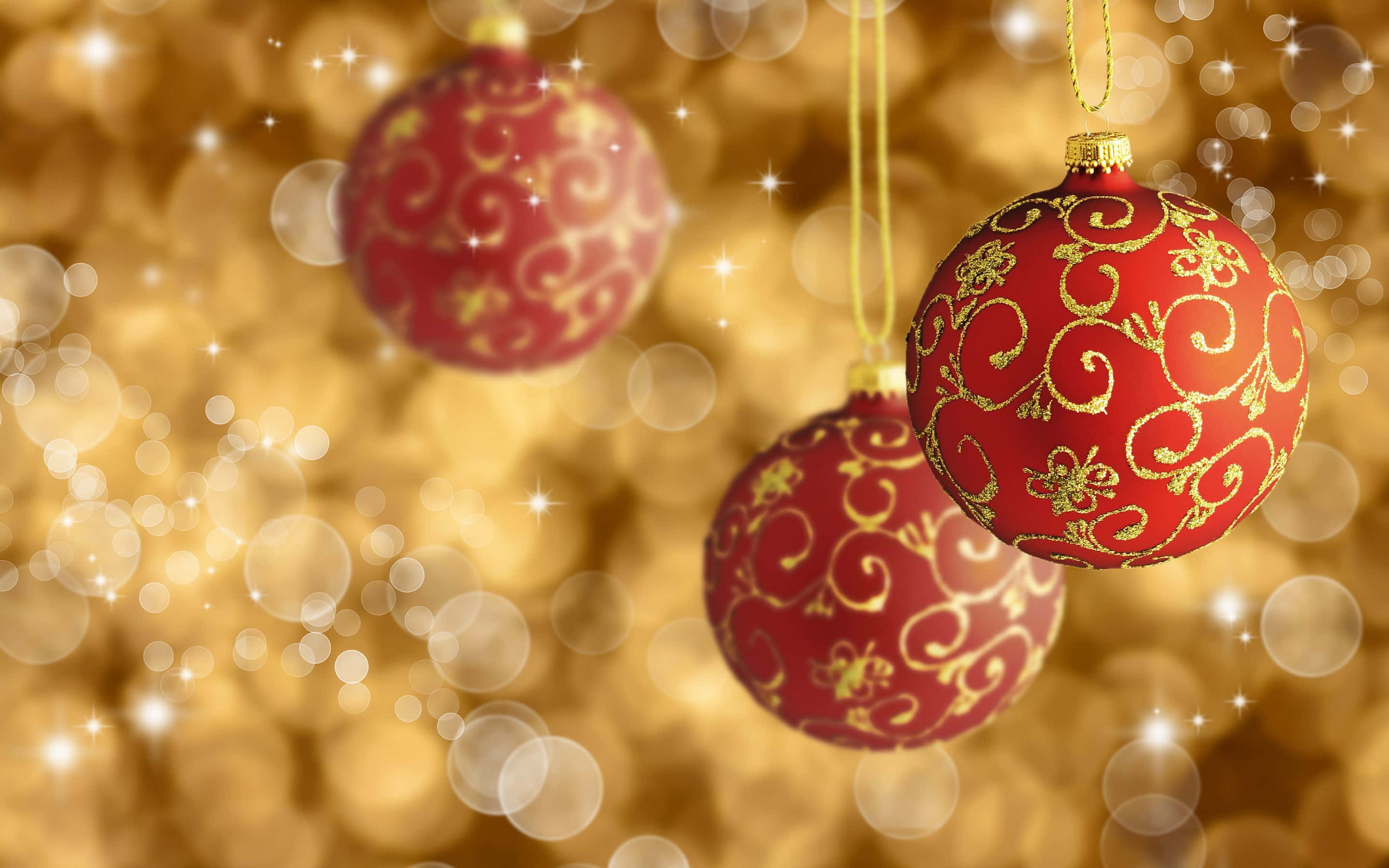 Gold Christmas Ornaments, red Christmas ornaments, gold swirls, 2K Desktop Wallpaper