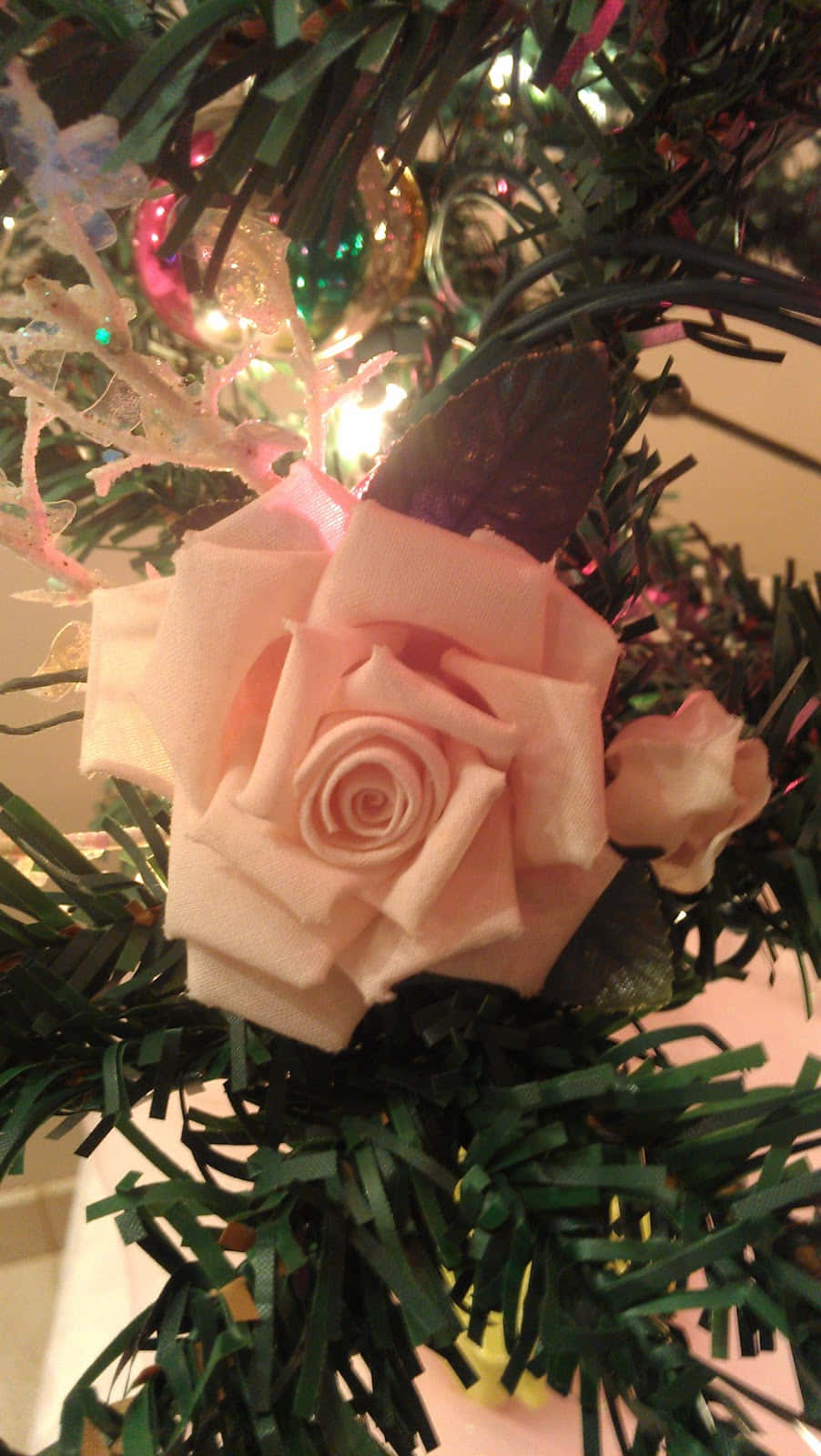 vintage pink rose, soft pink fabric rose, green artificial Christmas tree branches, HD Phone Wallpaper