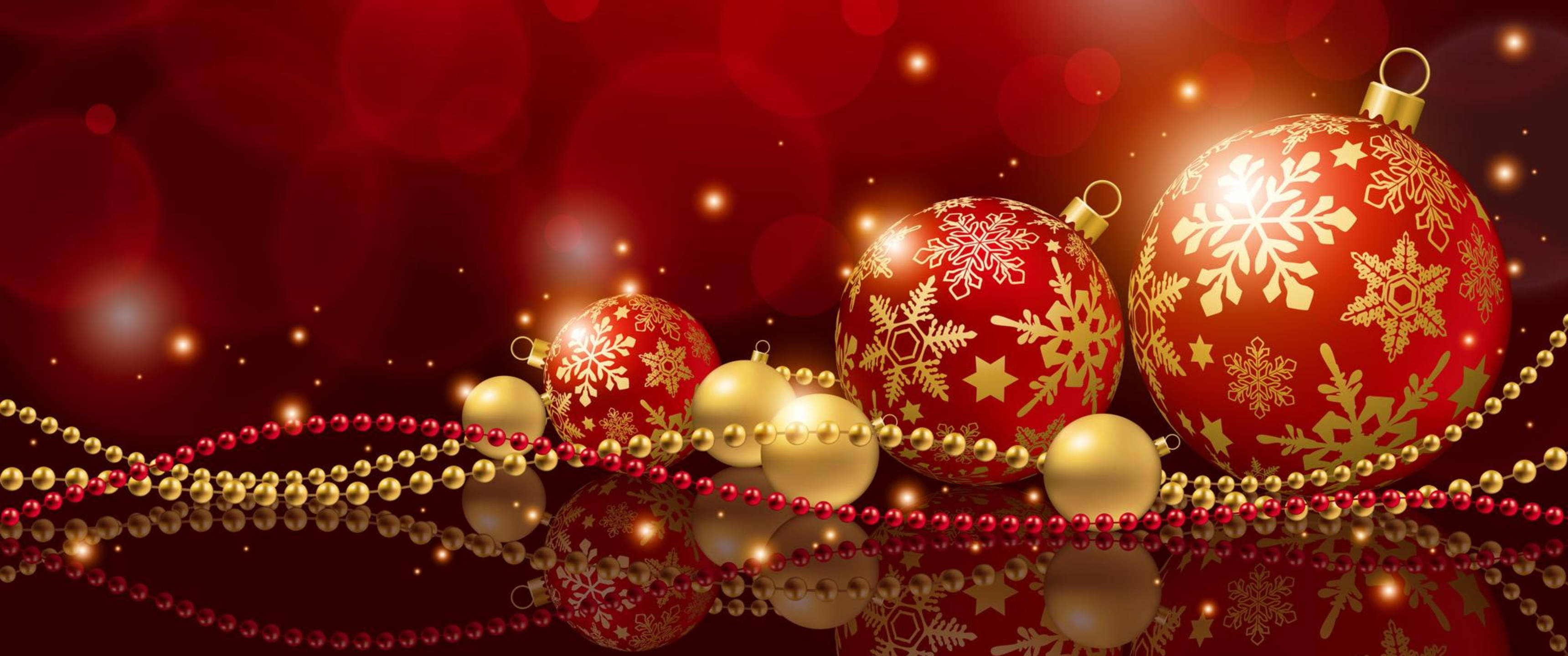 Reddish Gold Christmas Balls, shiny red and gold Christmas ornaments, snowflake patterns, 2K Desktop Wallpaper