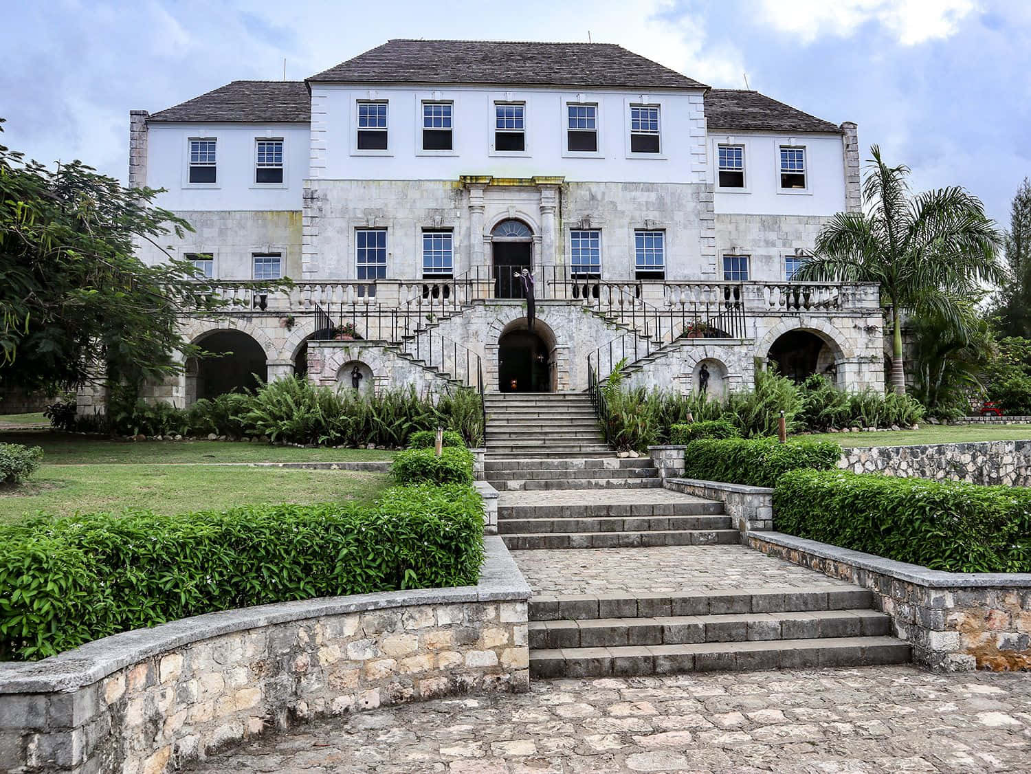 Rose Hall Great House, stone plaza, white walls, HD Desktop Wallpaper