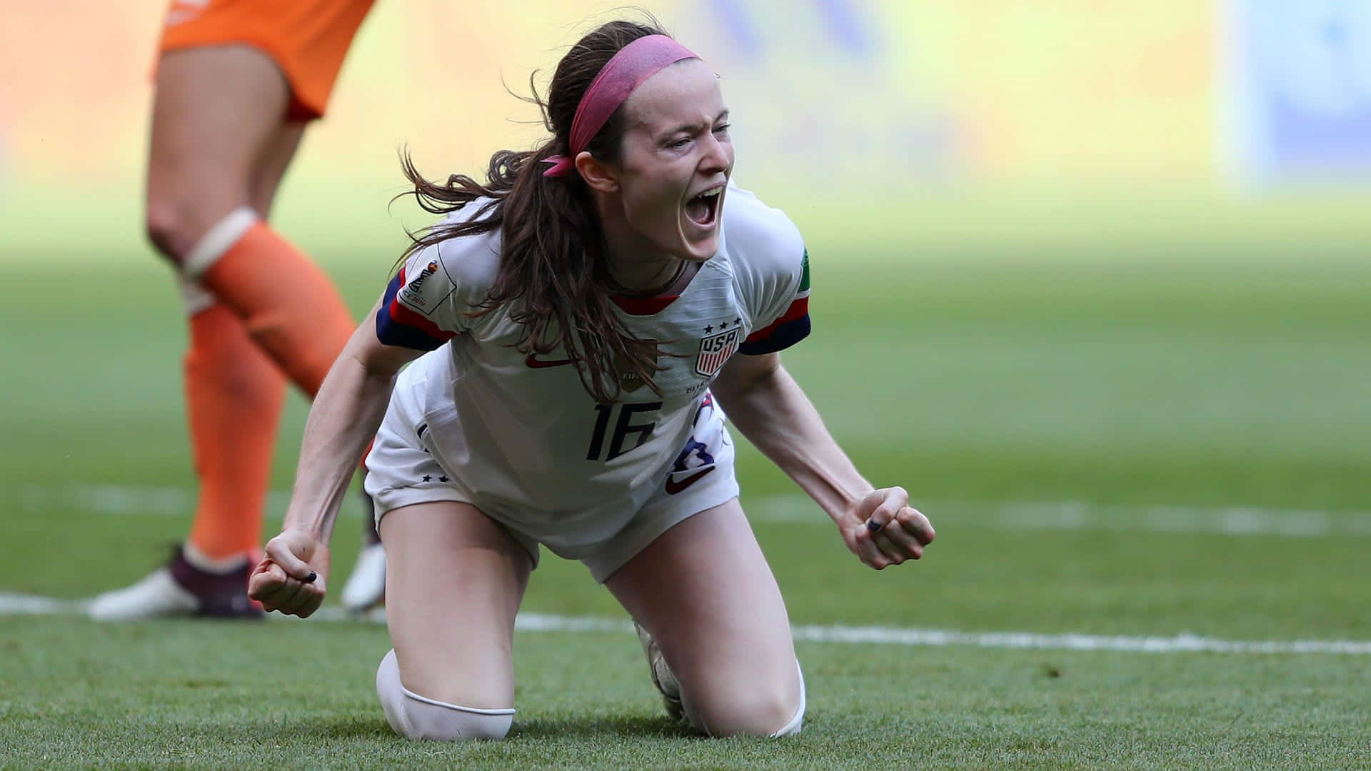 Rose Lavelle, white US jersey, grass, Full HD Desktop Wallpaper