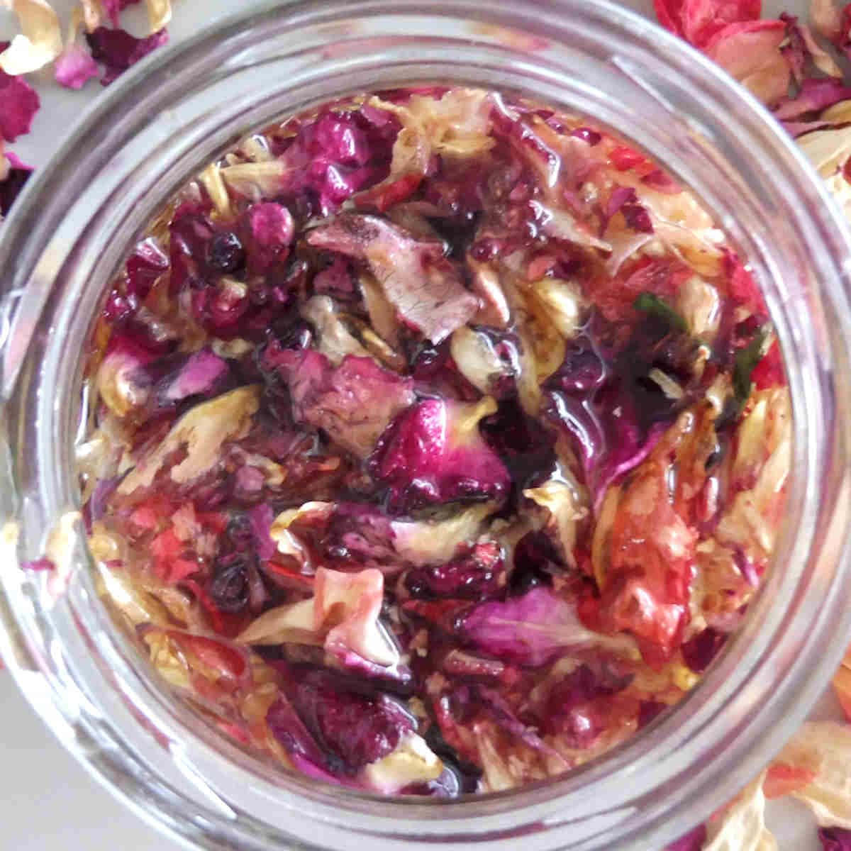rose oil, glass jar, deep purple rose petals, SD Desktop Wallpaper