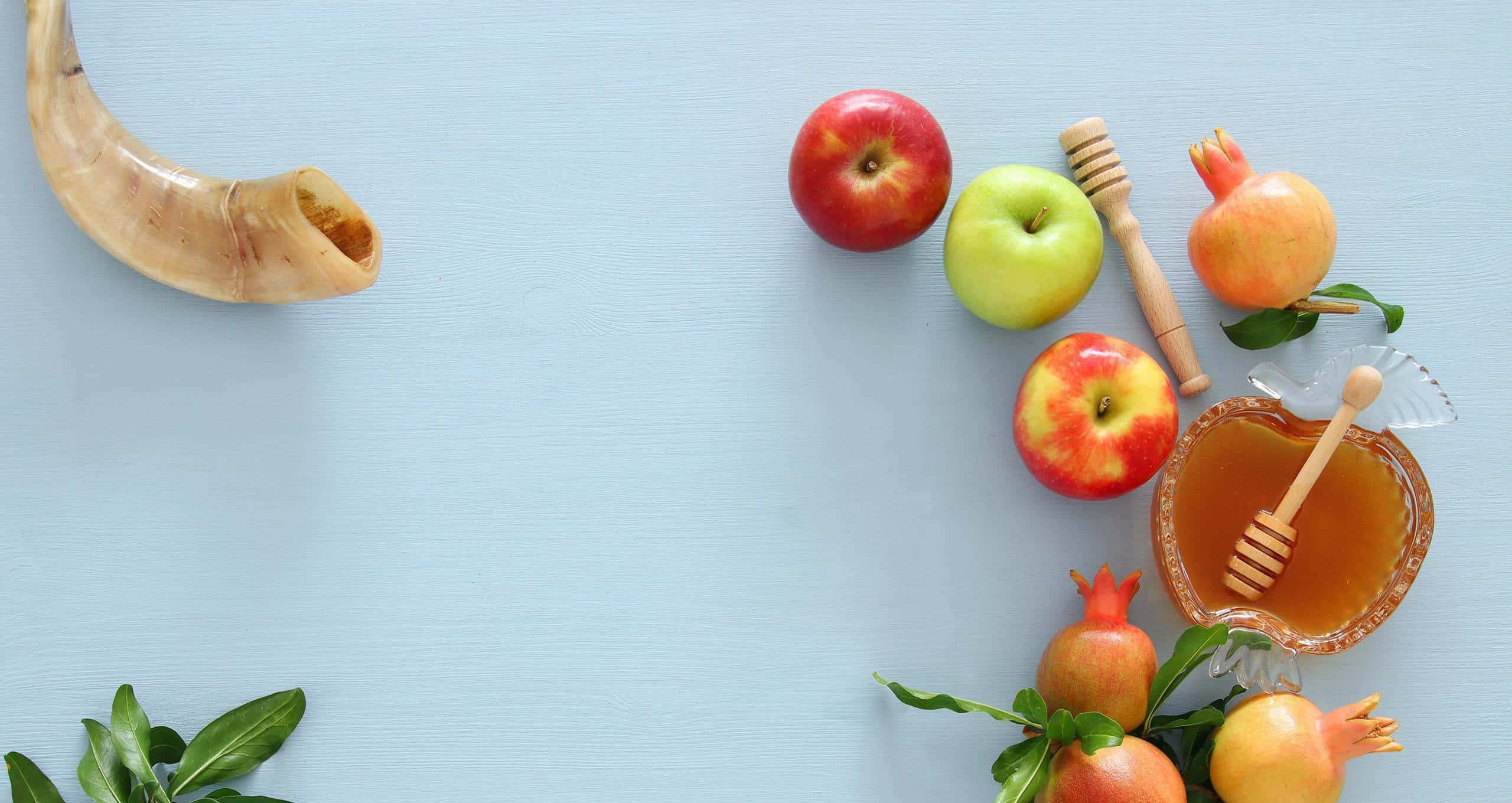 Rosh Hashanah, shofar, apples, 2K Desktop Wallpaper