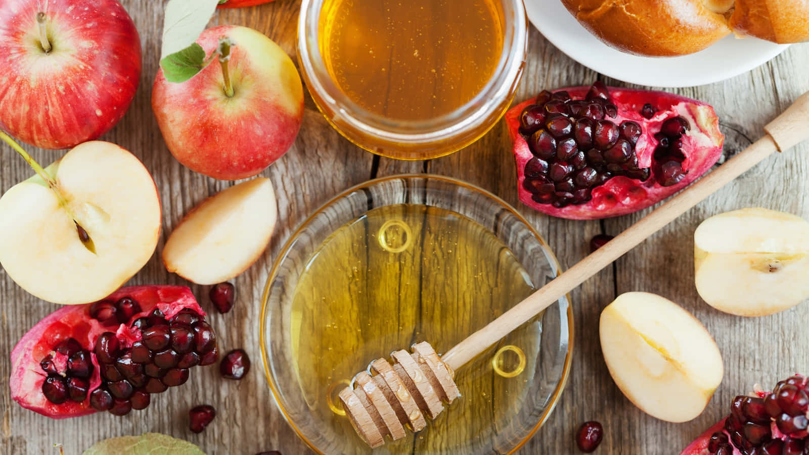 Rosh Hashanah, rustic wooden table, fresh apples, HD Desktop Wallpaper
