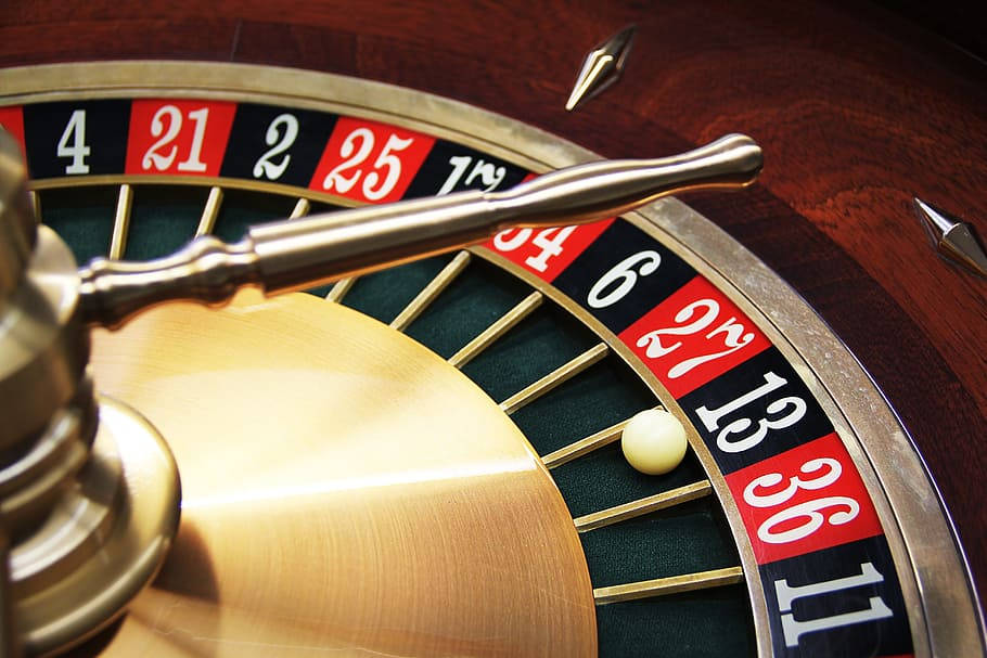 roulette wheel, number 13, white ball, SD Desktop Wallpaper
