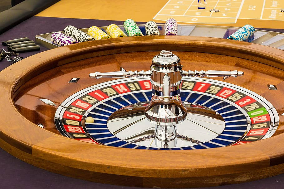 roulette wheel, colorful chips, betting layout, SD Desktop Wallpaper
