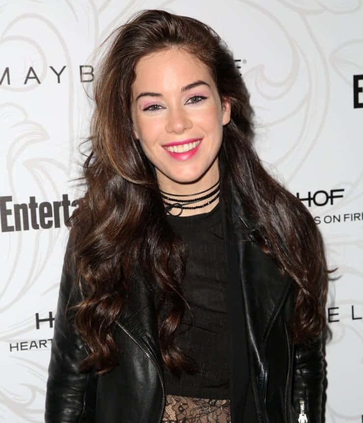 Roxanne Mckee, black leather jacket, choker, SD Phone Wallpaper
