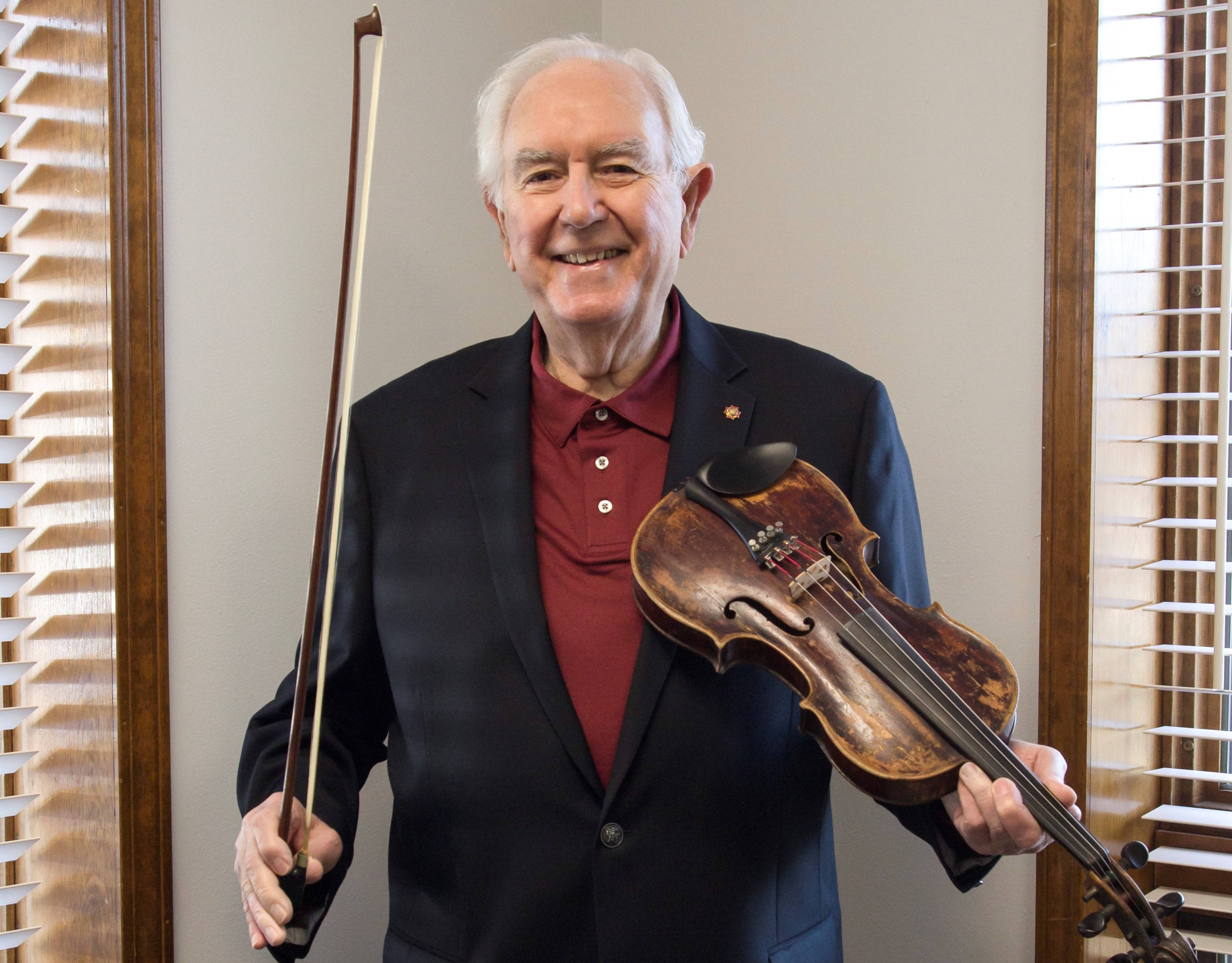 Roy Acuff, violin, suit, 2K Desktop Wallpaper