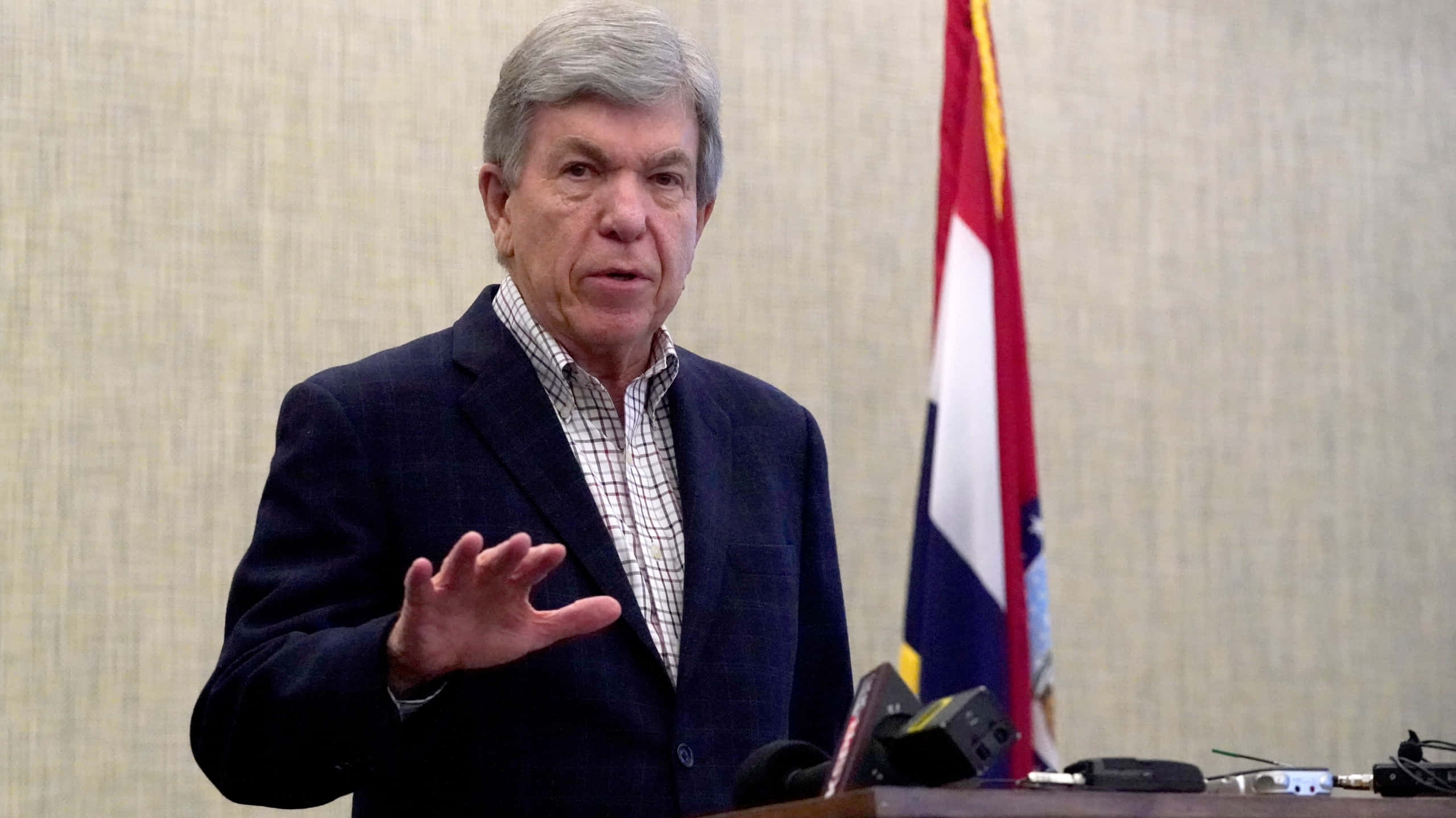 Roy Blunt, state flag, podium, 2K Desktop Wallpaper
