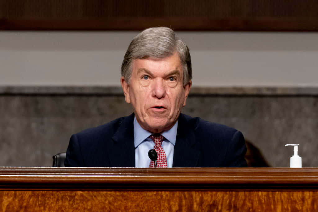 Roy Blunt, dark suit, red tie, SD Desktop Wallpaper