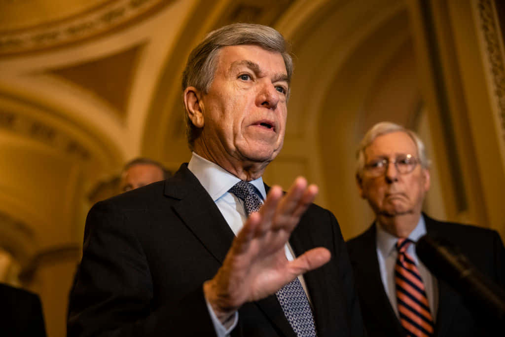 Roy Blunt, dark suit, microphone, SD Desktop Wallpaper