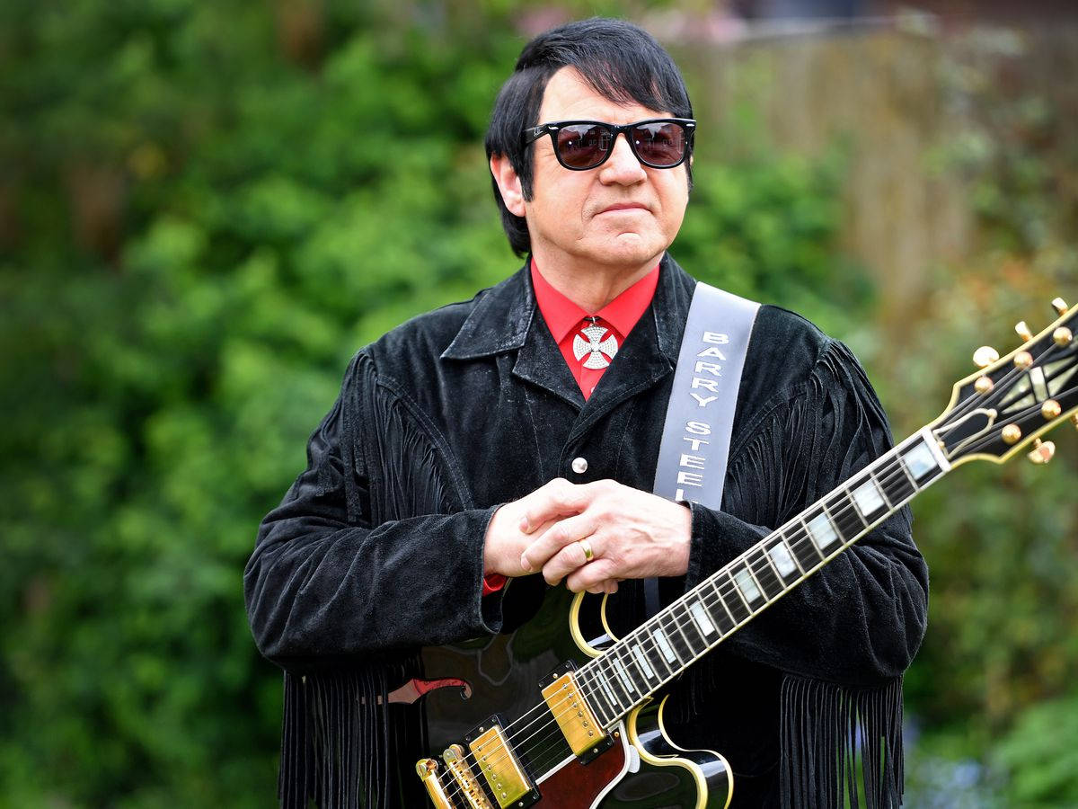 Roy Orbison, sunglasses, fringed black jacket, SD Desktop Wallpaper