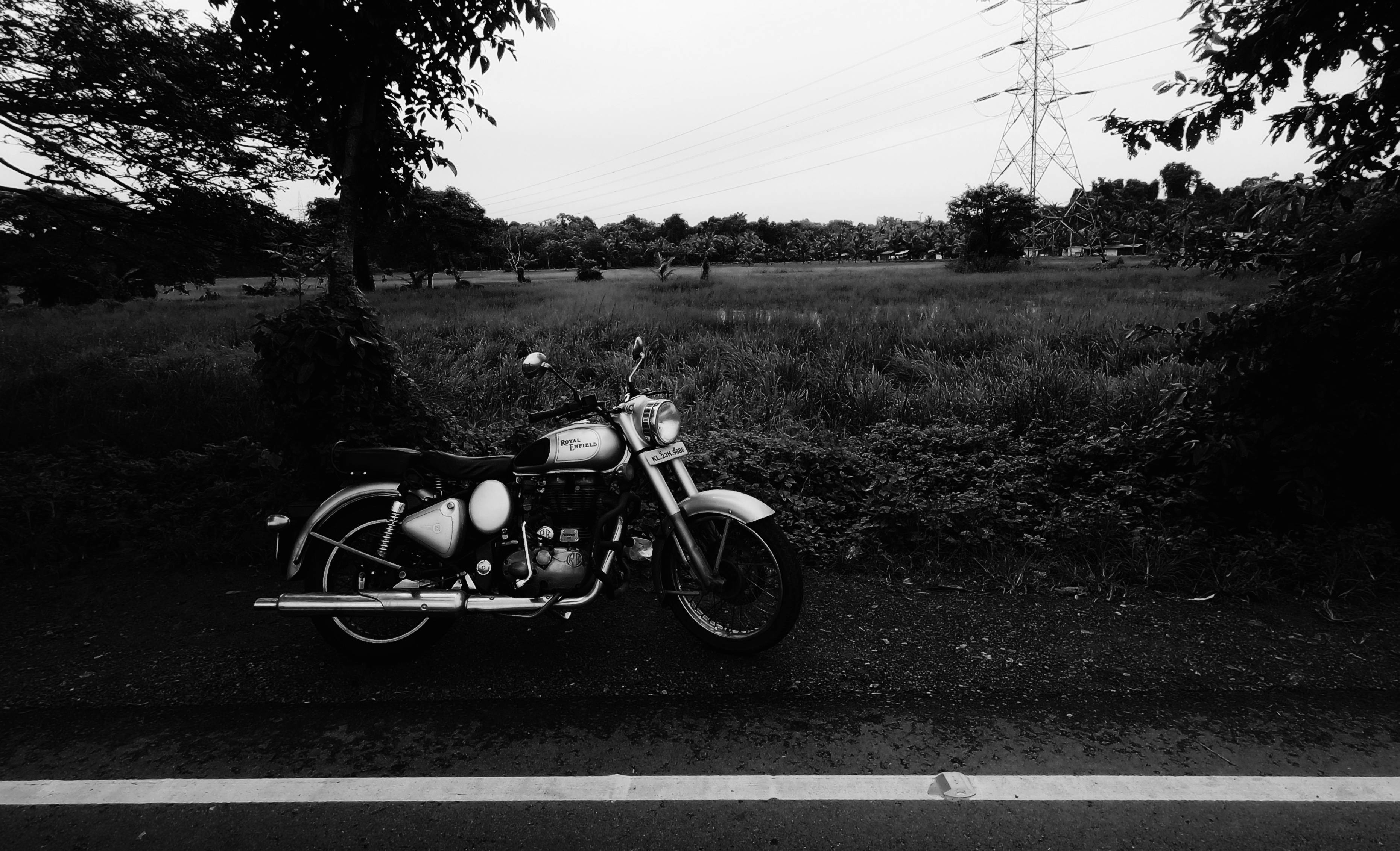 Royal Enfield HD, monochrome, roadside, 2K Desktop Wallpaper