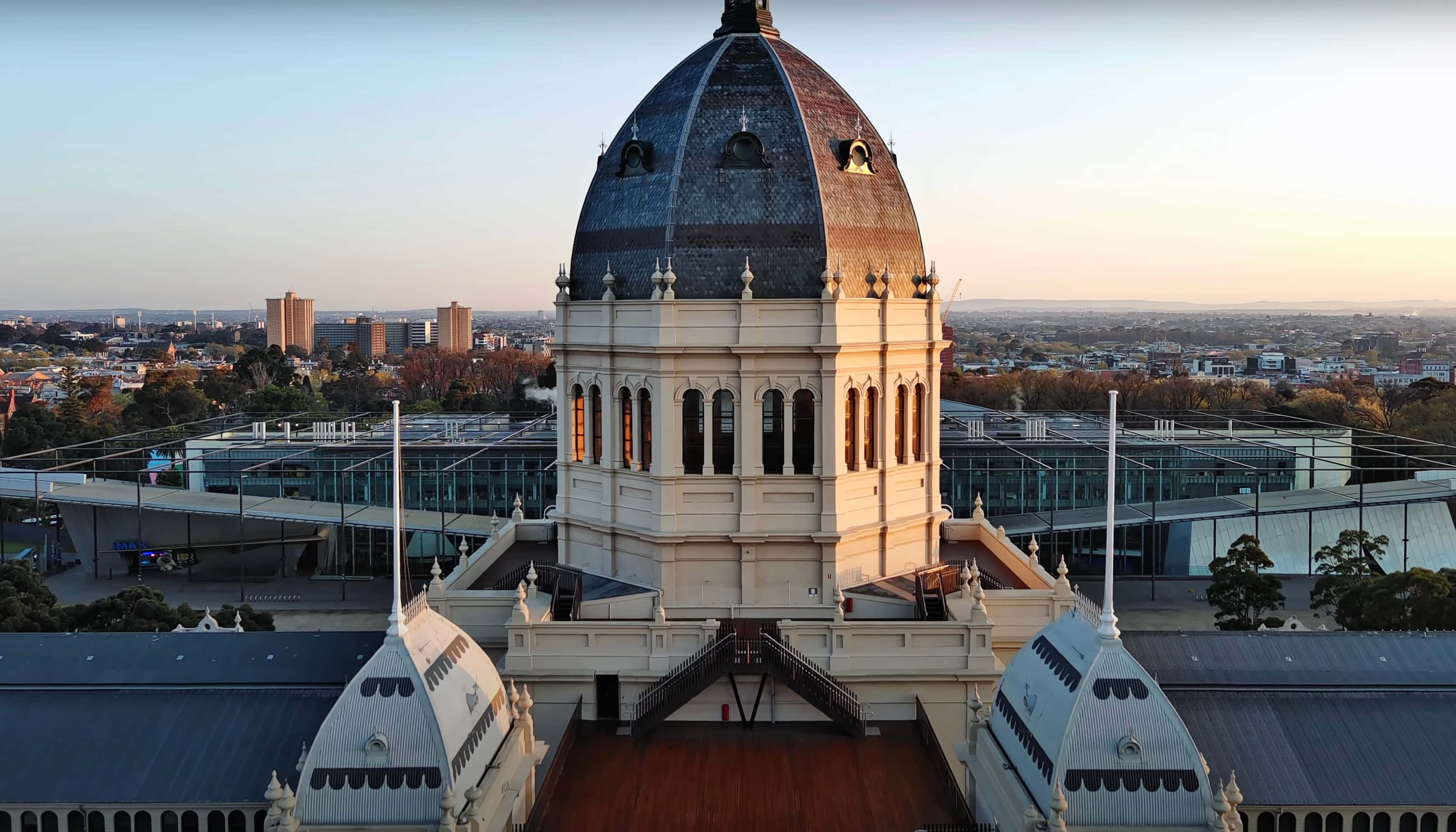 Royal Exhibition Building, dome view, golden sunset light, 2K Desktop Wallpaper