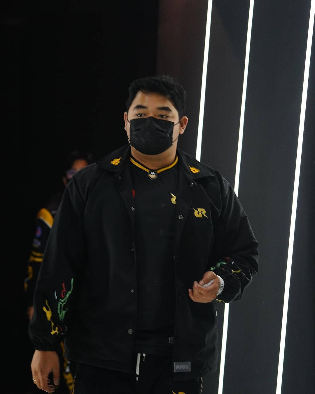 RRQ, black jacket, yellow and green accents, HD Phone Wallpaper