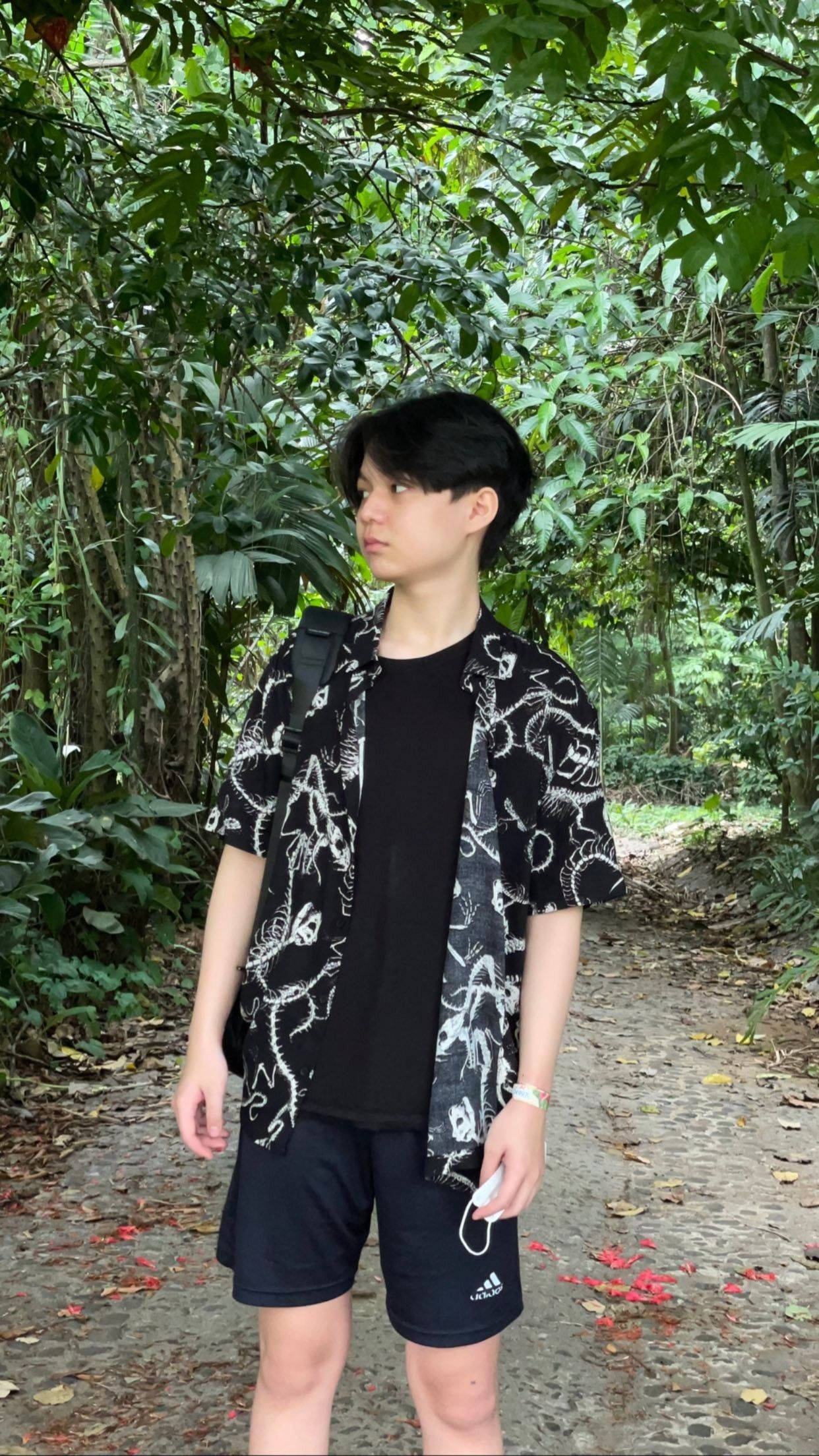 Rrq, black and white patterned shirt, stone path, Full HD Phone Wallpaper