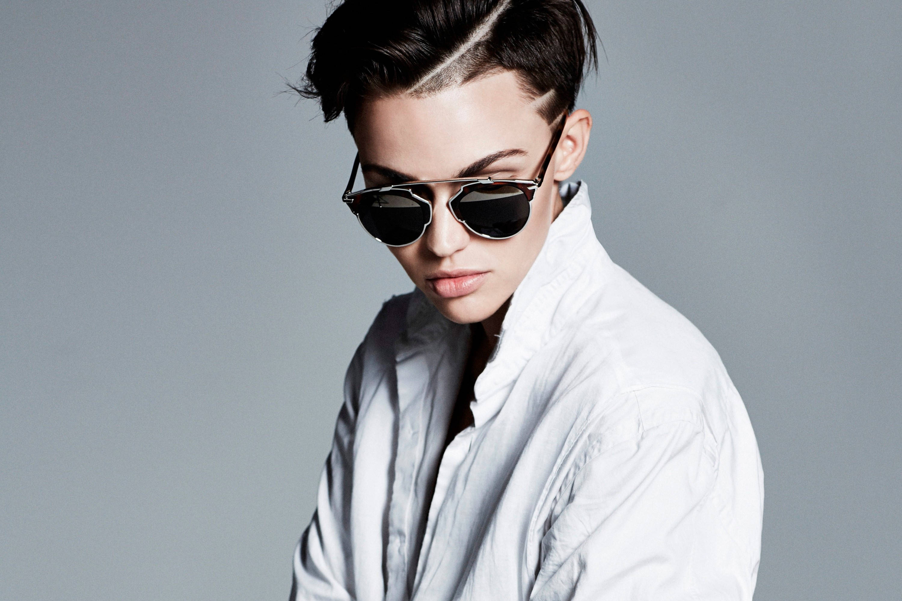Ruby Rose, aviator sunglasses, white shirt, 2K Desktop Wallpaper