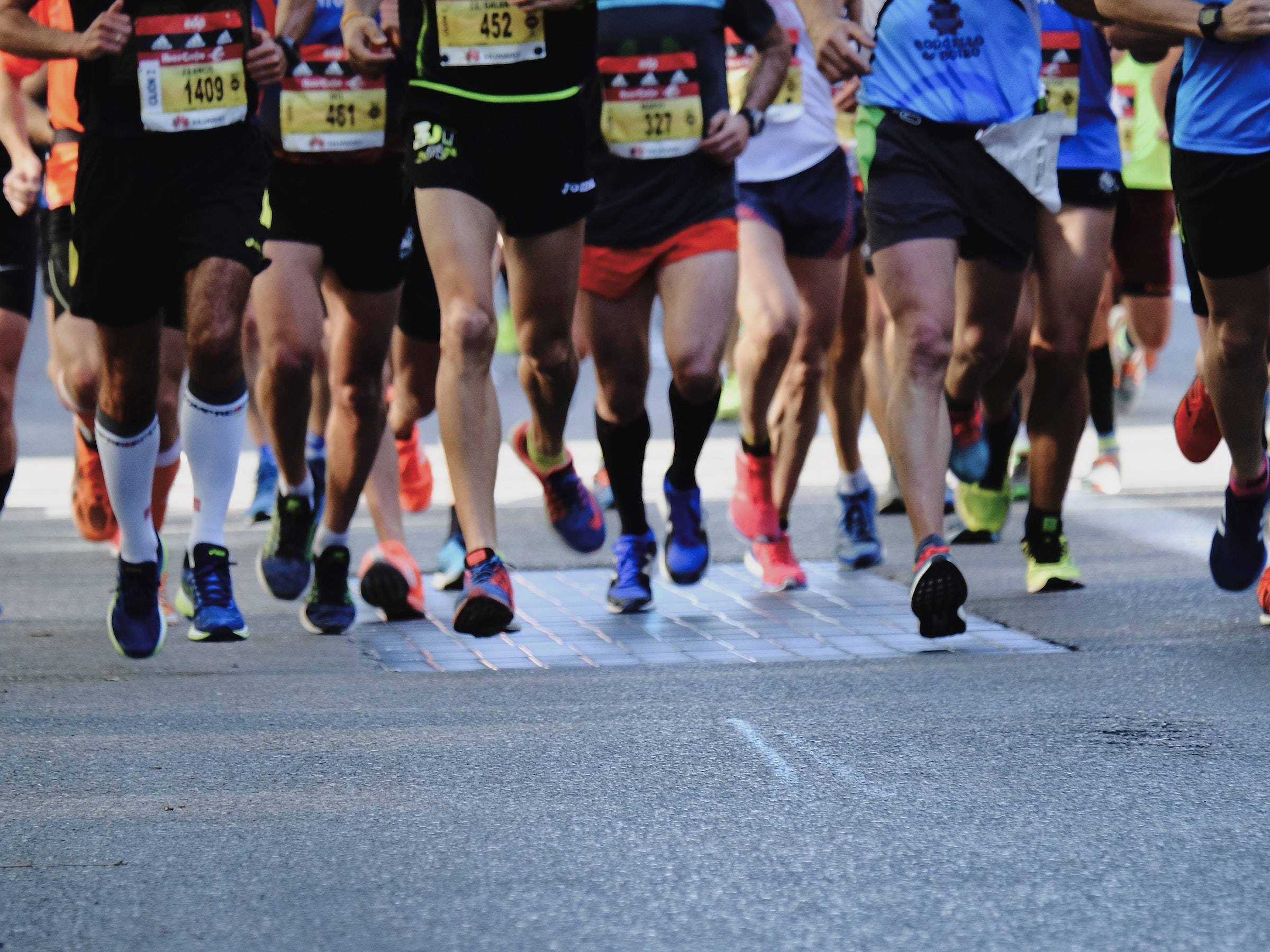 marathon, paved street, running shoes, Full HD Desktop Wallpaper