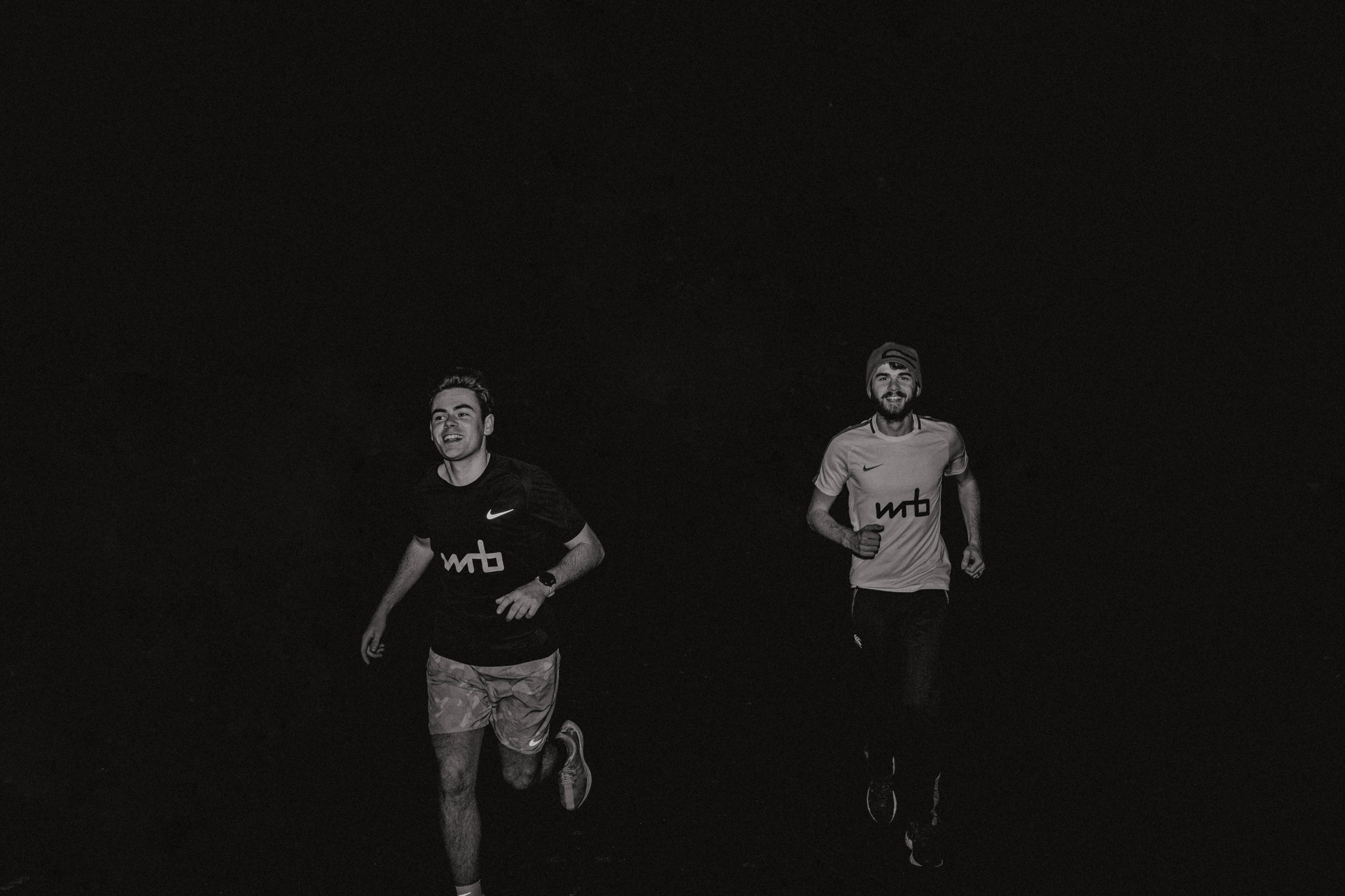 Runners In The Dark, night, black and white, 5K Desktop Wallpaper