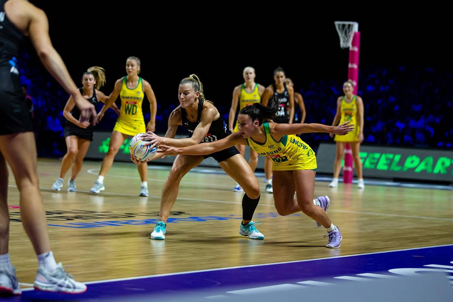 netball, indoor match, bright arena lights, HD Desktop Wallpaper