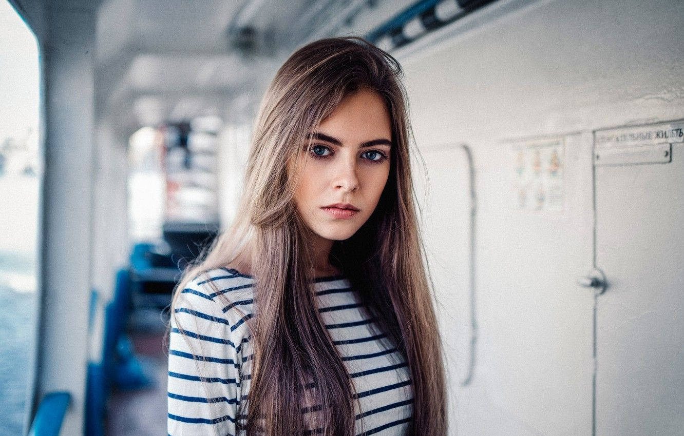 Russian Girl, blue seats, white walls, HD Desktop Wallpaper