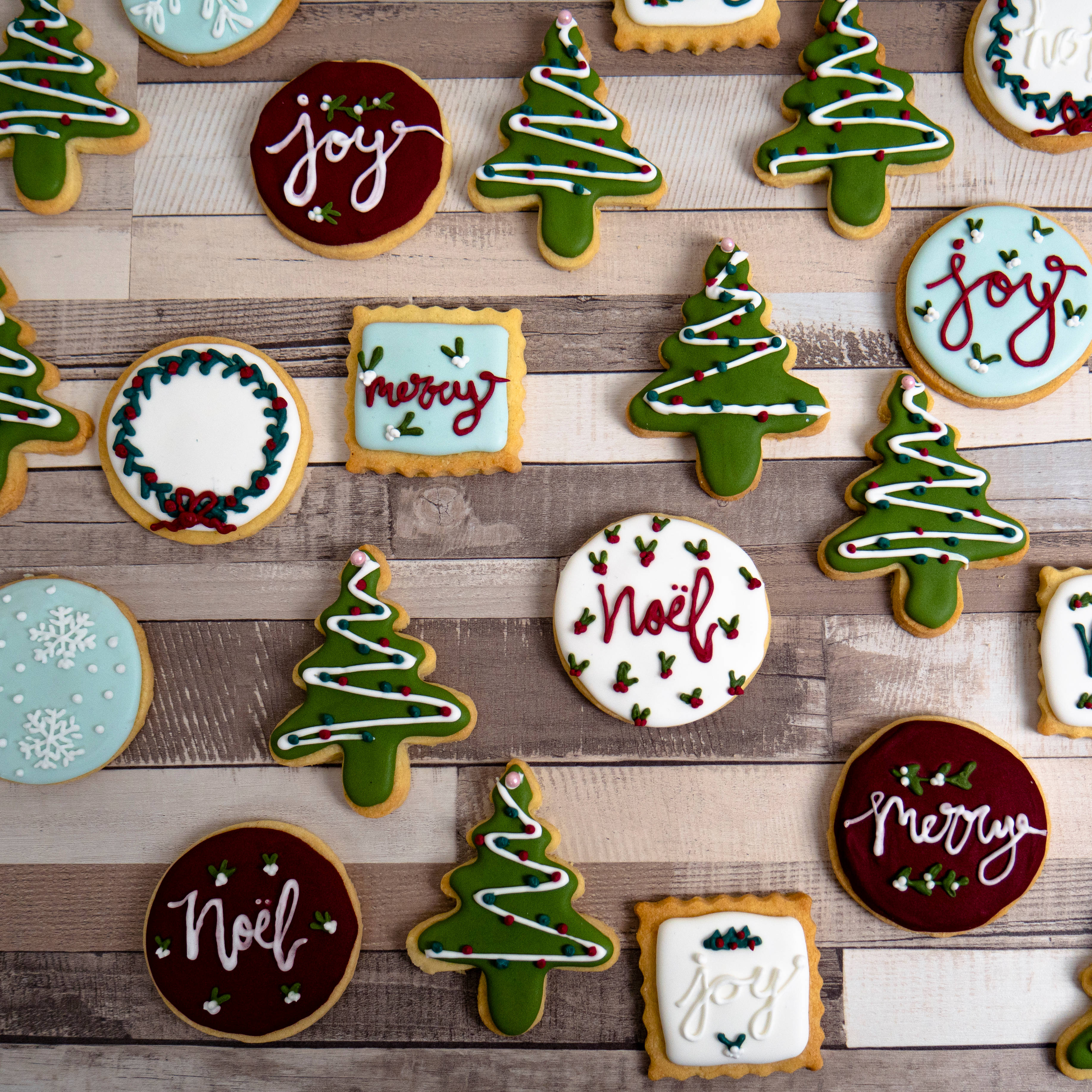 Christmas Gingerbreads, trees, circles, 2K Desktop Wallpaper