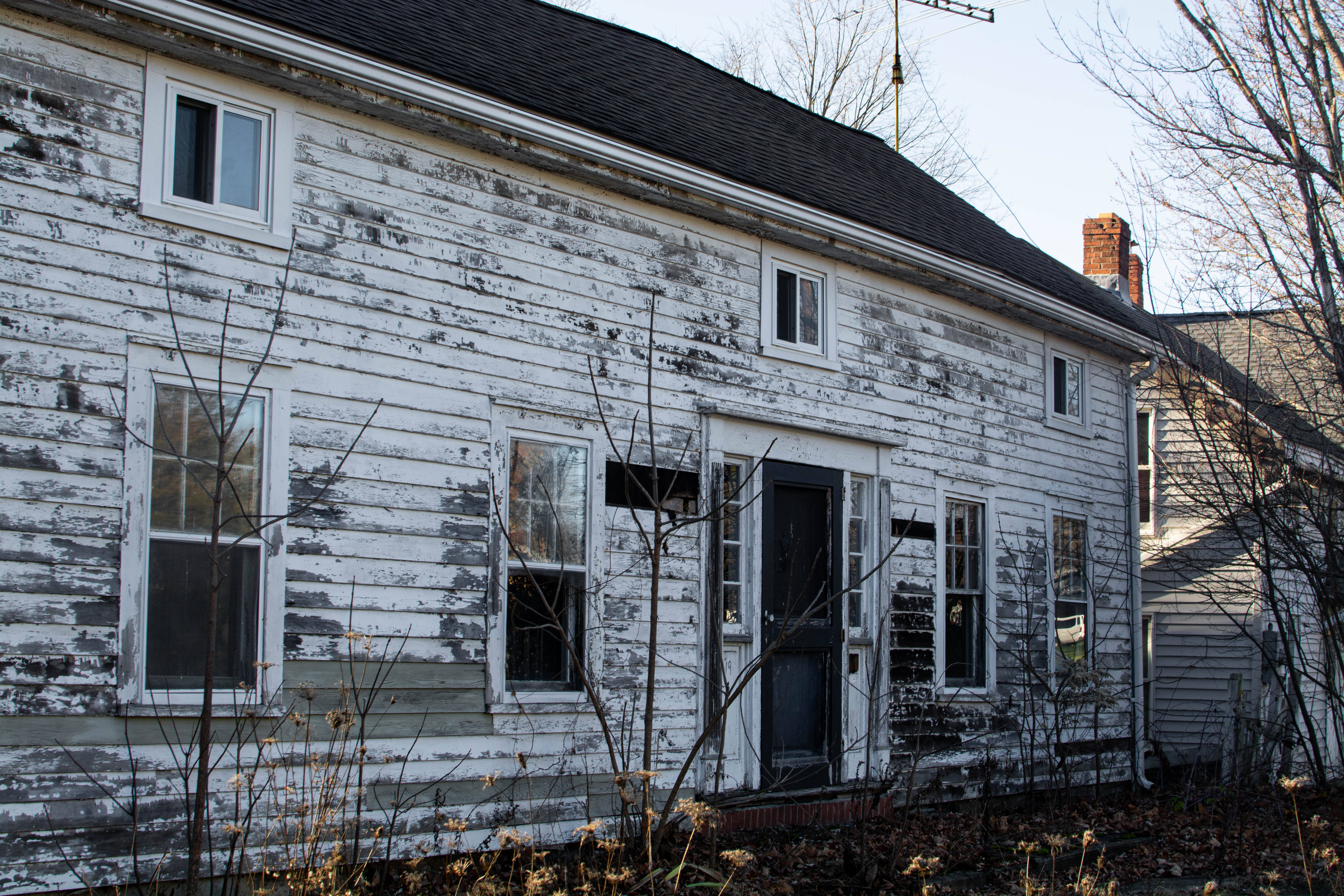 Rustic Fall, weathered white clapboard house, peeling paint, 5K Desktop Wallpaper