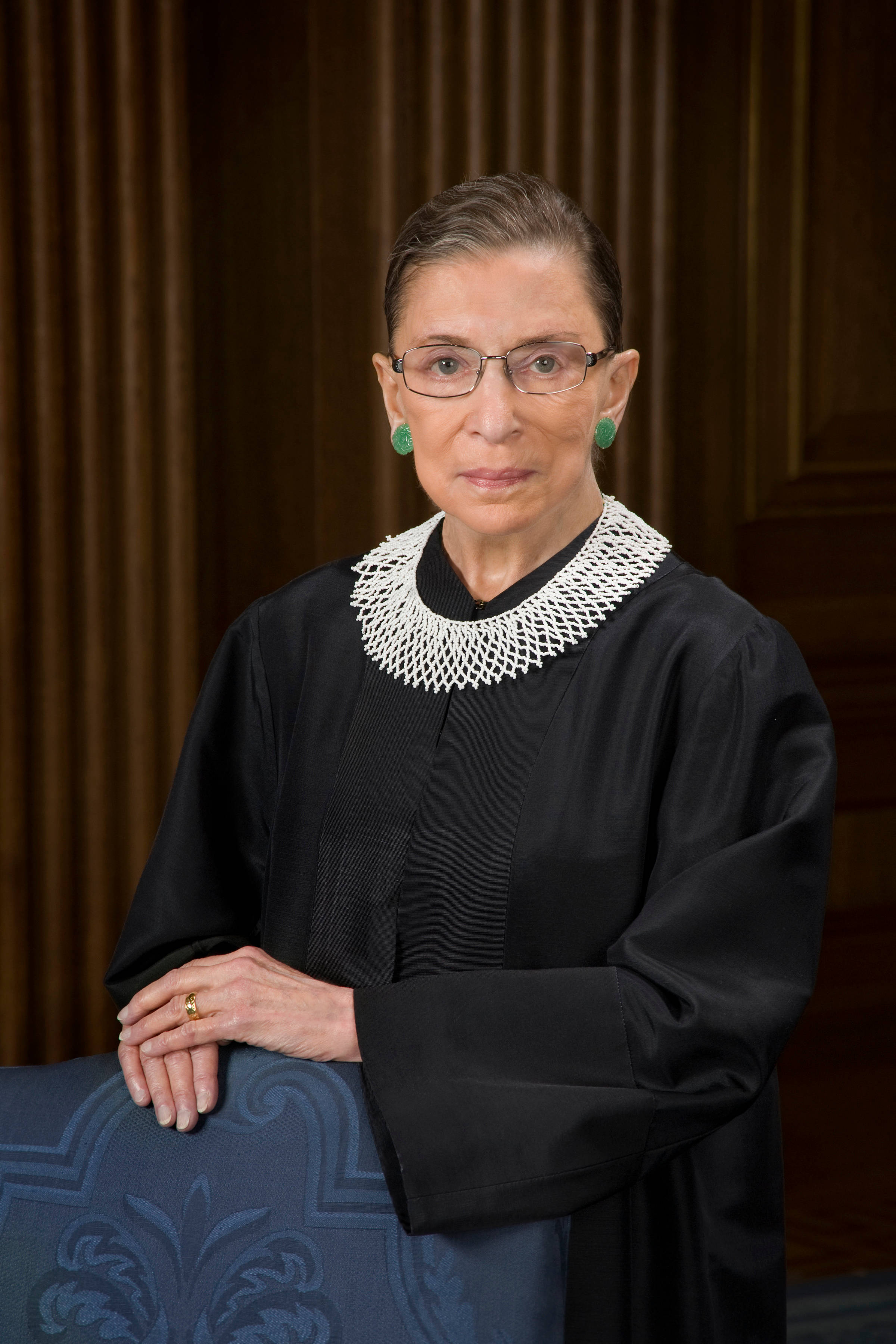 Ruth Bader Ginsburg, black judicial robe, white lace collar, 2K Phone Wallpaper