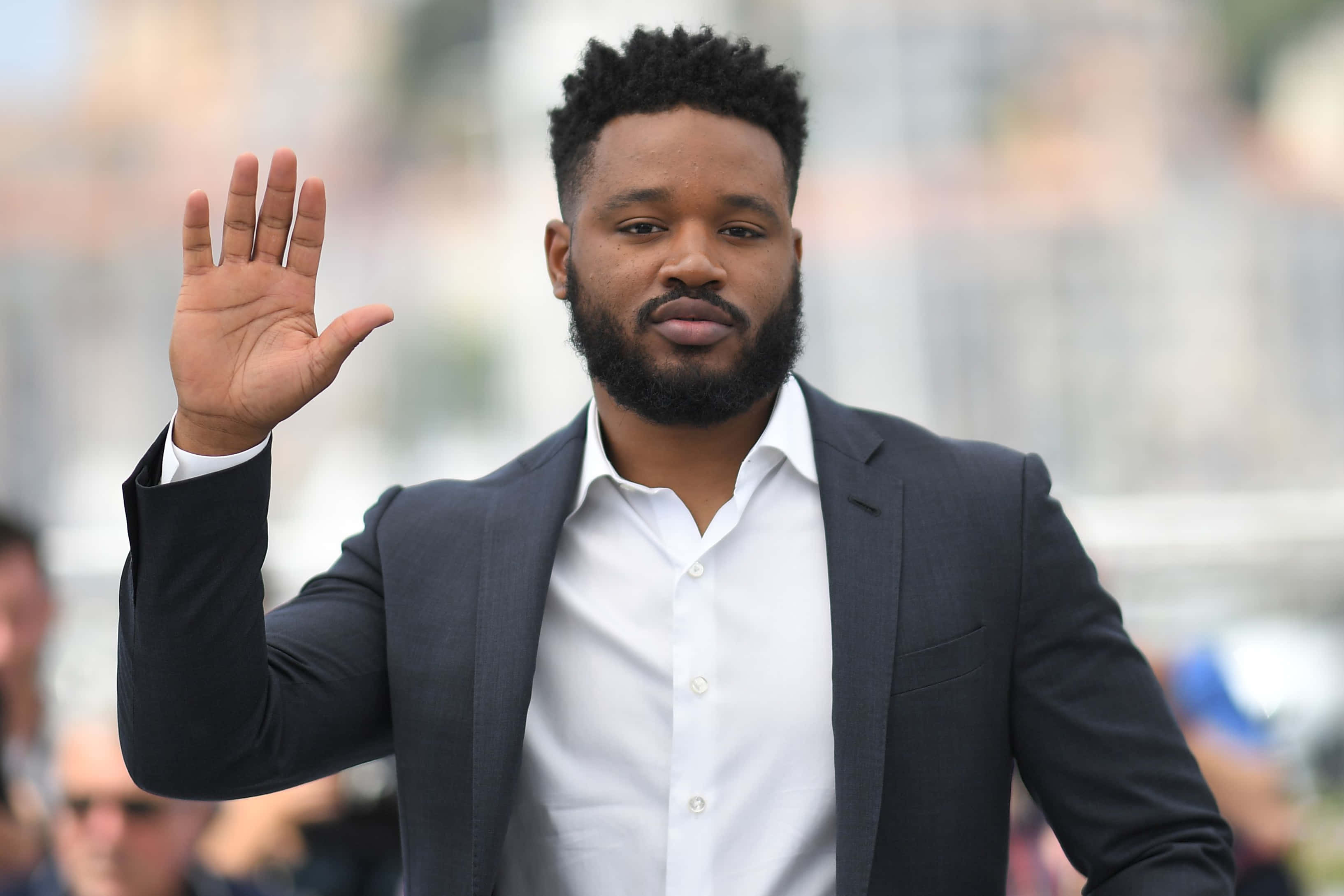 Ryan Coogler, dark suit, white shirt, 2K Desktop Wallpaper