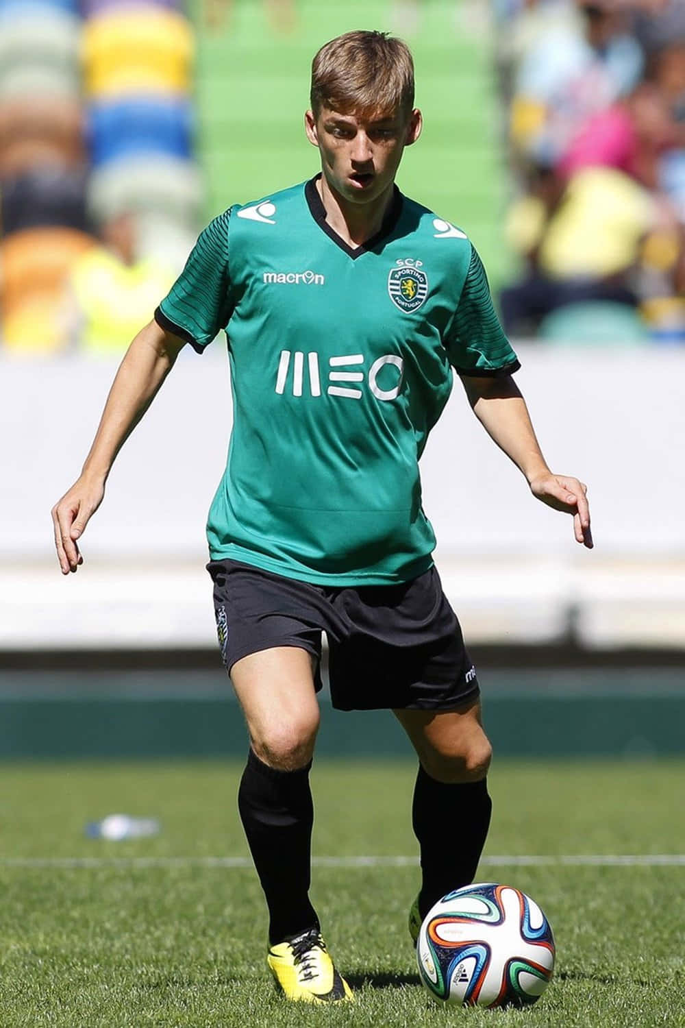 Ryan Gauld, green jersey, colorful ball, HD Phone Wallpaper