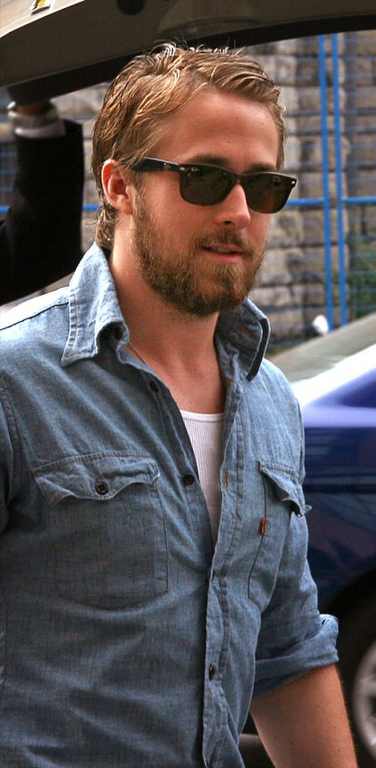 Ryan Gosling, denim polo, sunglasses, 2K Phone Wallpaper