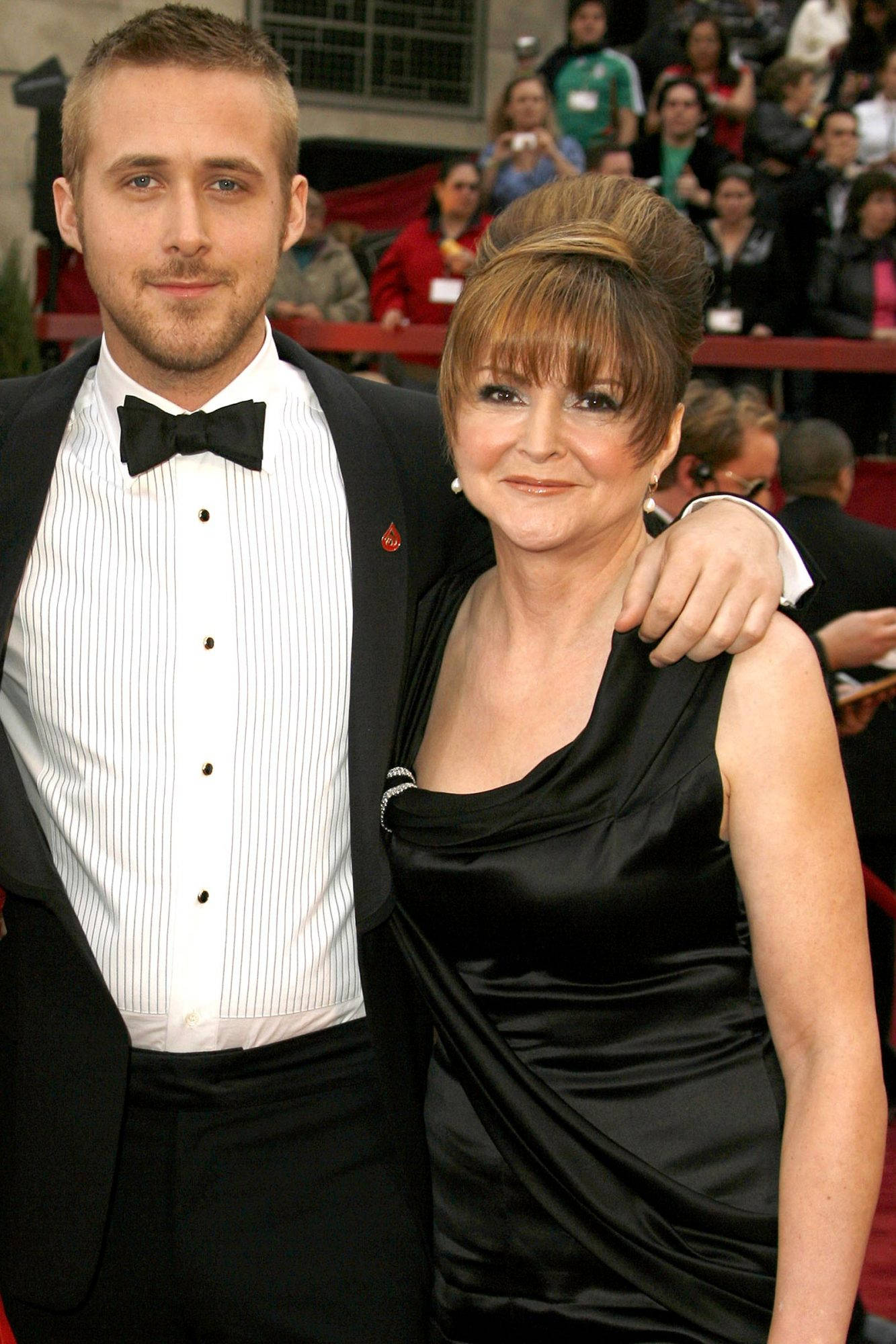 Ryan Gosling, black tuxedo, bow tie, Full HD Phone Wallpaper