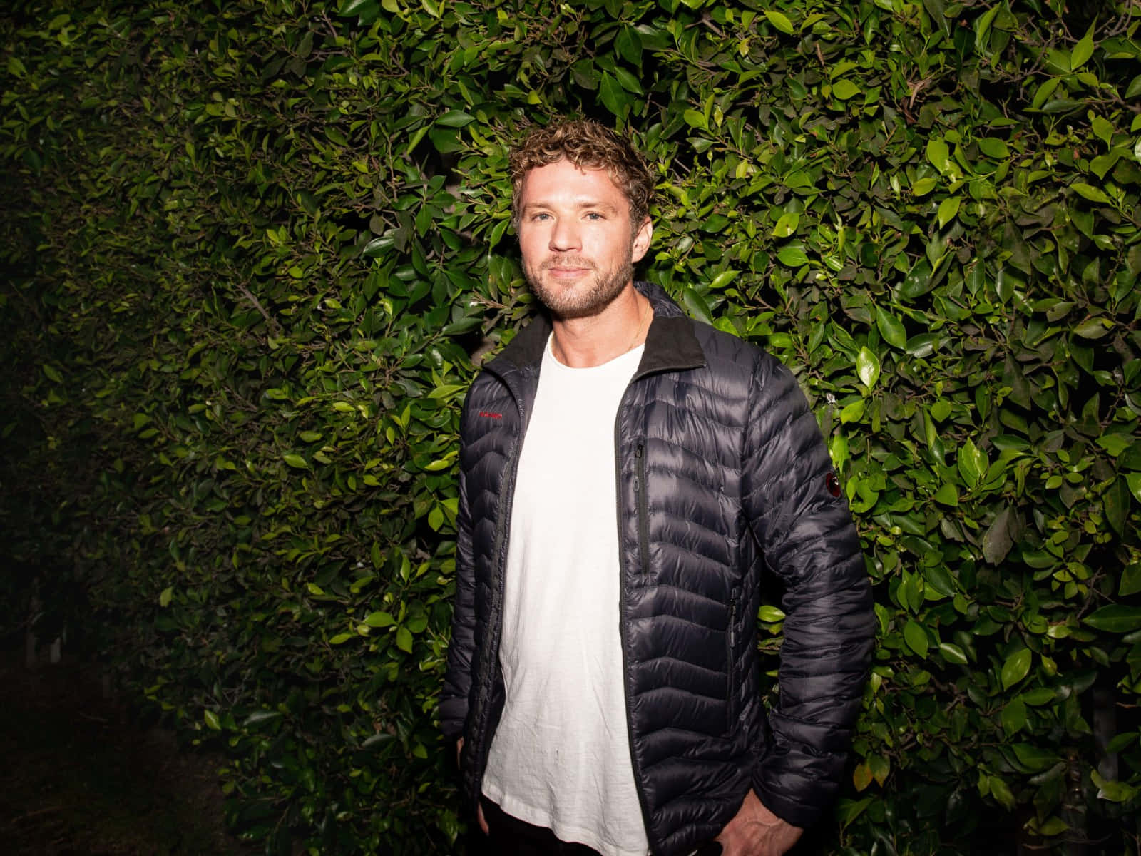Ryan Phillippe, black puffer jacket, white t-shirt, HD Desktop Wallpaper