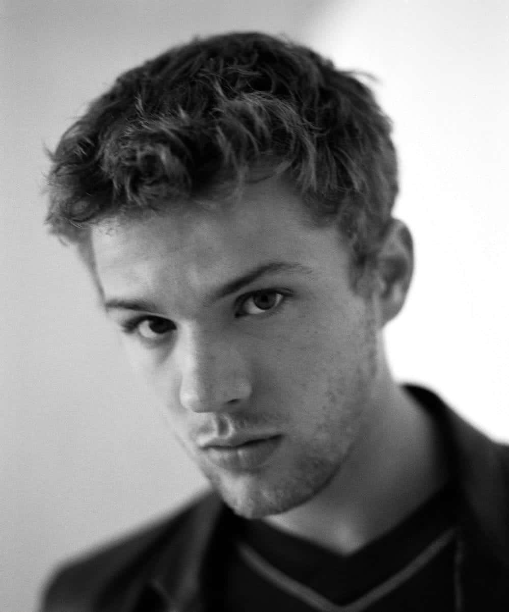Ryan Phillippe, black and white, close-up portrait, SD Phone Wallpaper