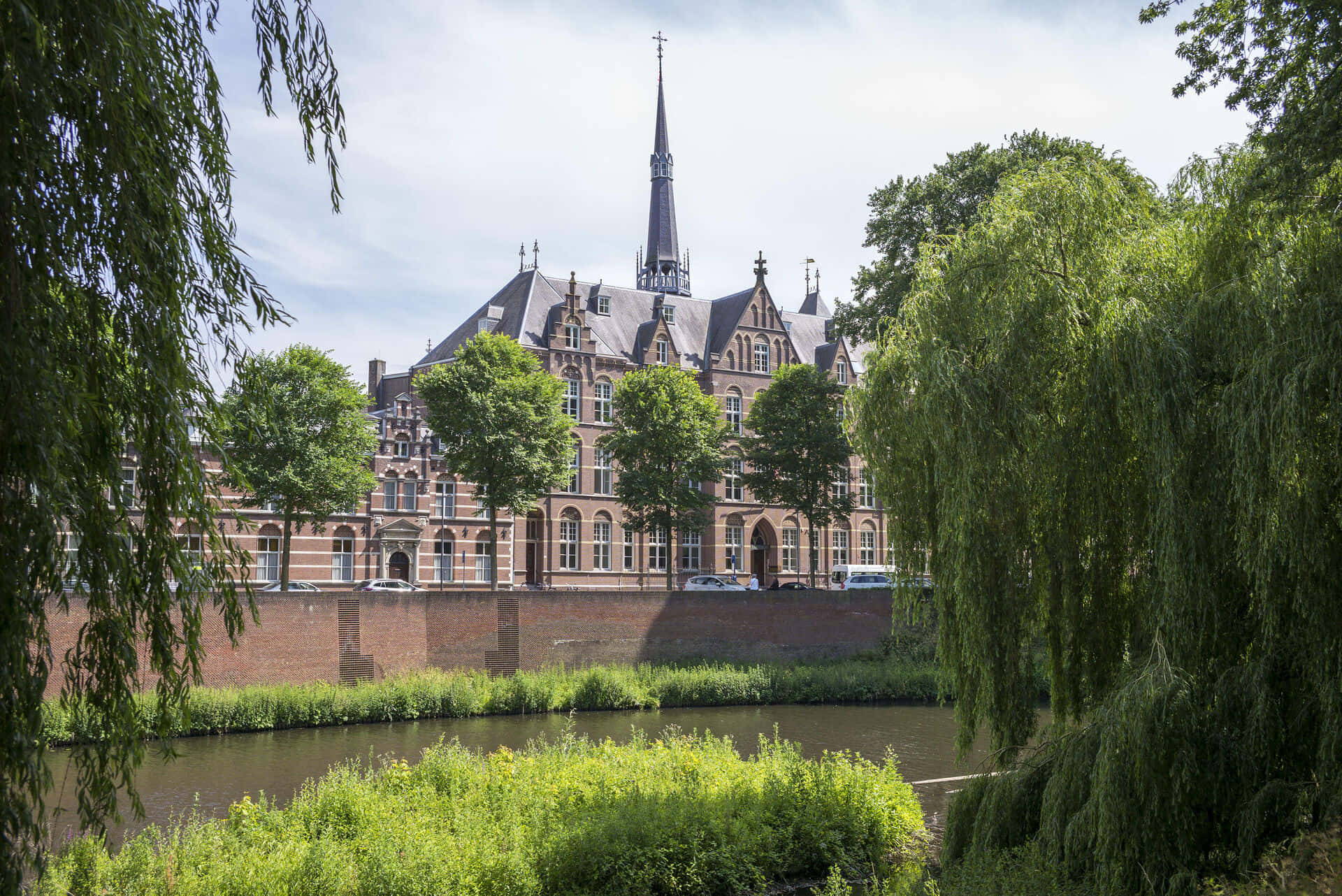 S-hertogenbosch, historic building, canal, Full HD Desktop Wallpaper