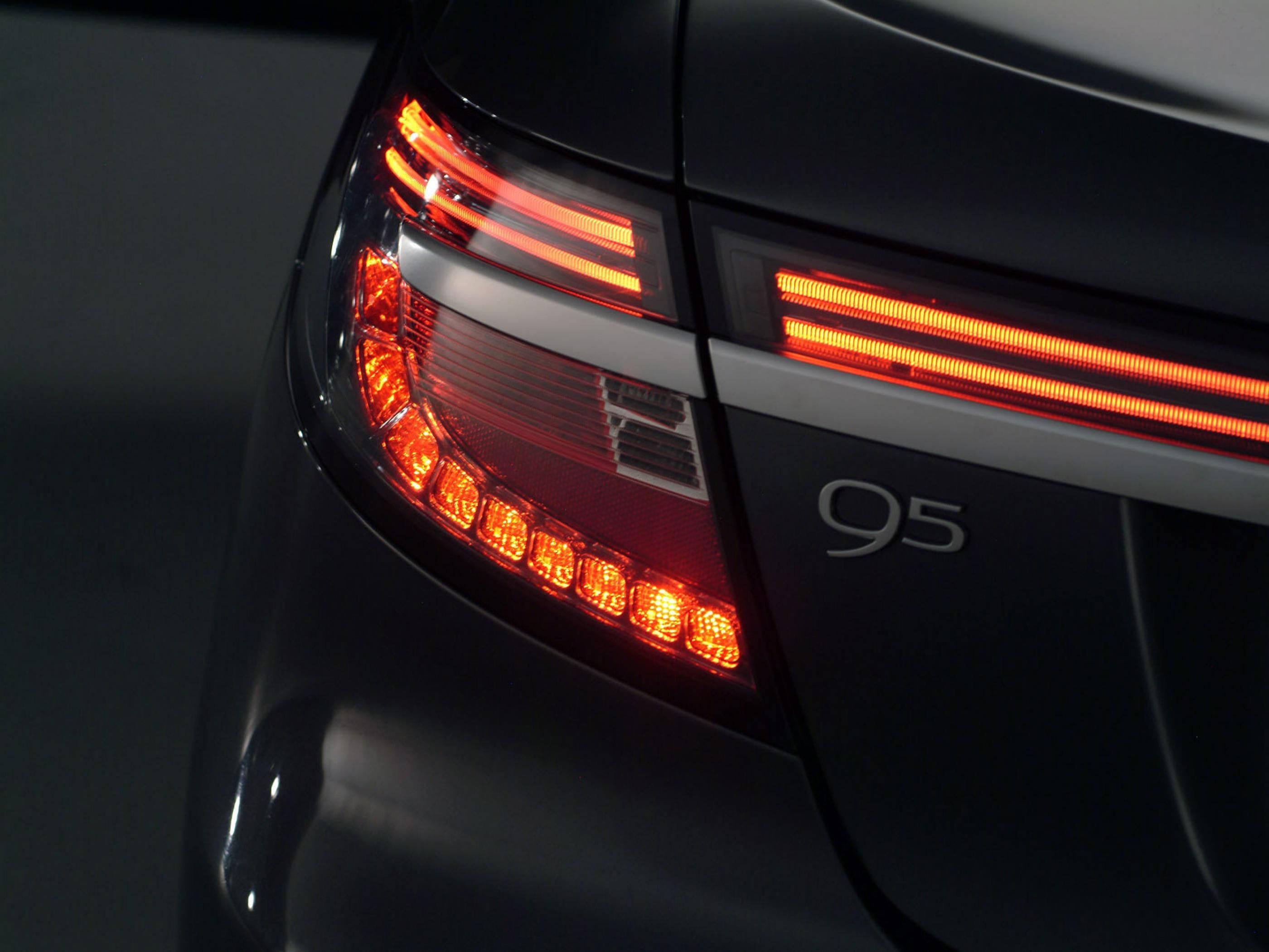 Saab 9-5, taillight, glowing red, 2K Desktop Wallpaper