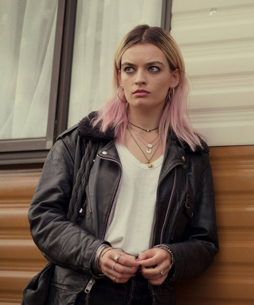 Maeve Wiley In Black Jacket, SD Phone Wallpaper