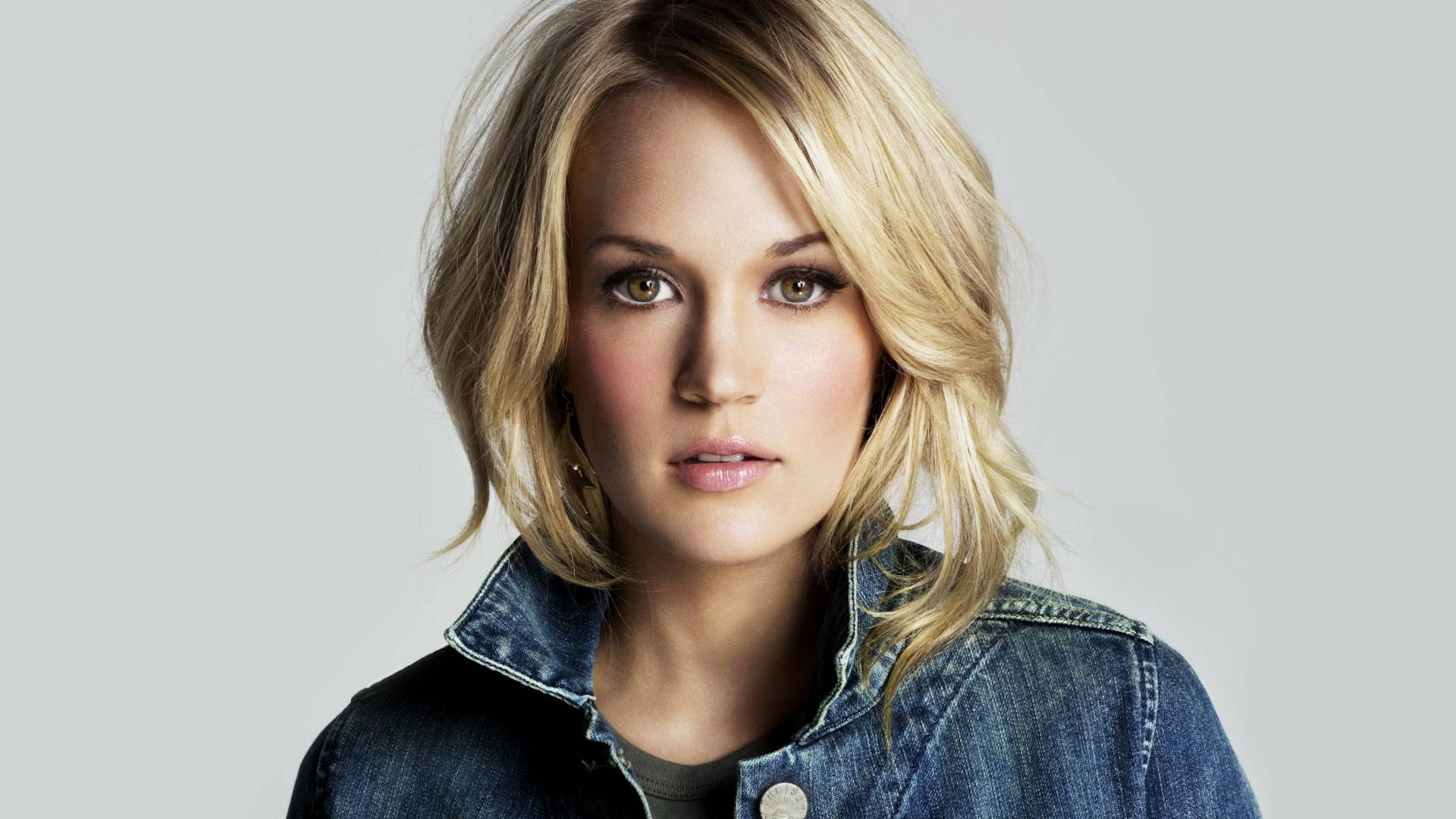 Carrie Underwood In Denim, Full HD Desktop Wallpaper