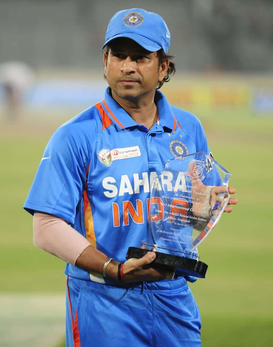 Sachin Tendulkar, blue India jersey, glass trophy, SD Phone Wallpaper