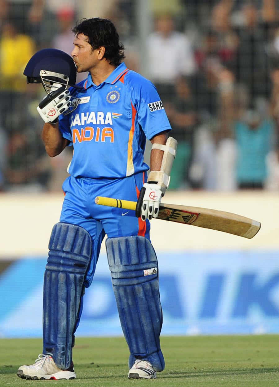 Sachin Tendulkar, blue India uniform, helmet, SD Phone Wallpaper