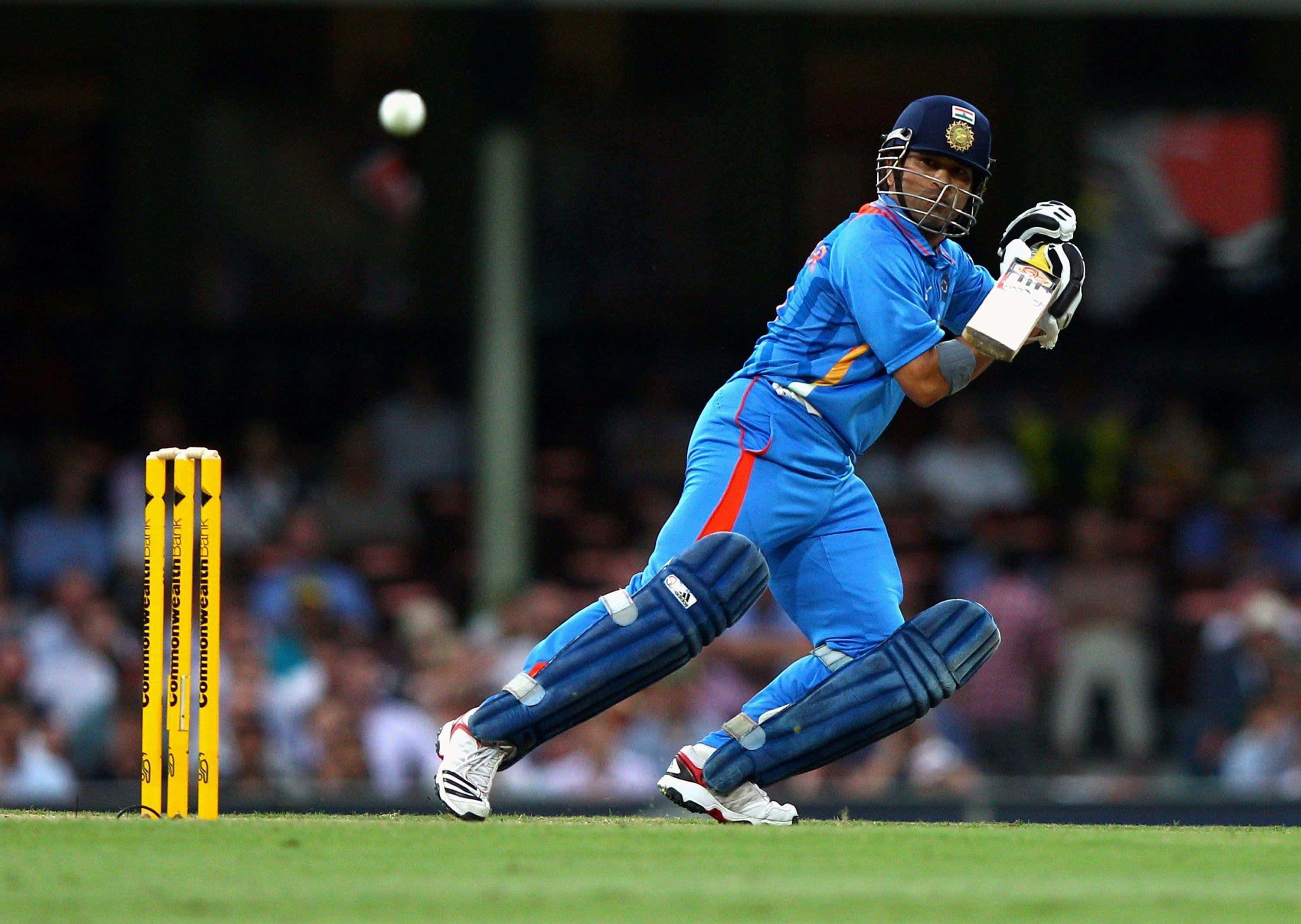 Sachin Tendulkar, blue uniform, white ball, 2K Desktop Wallpaper