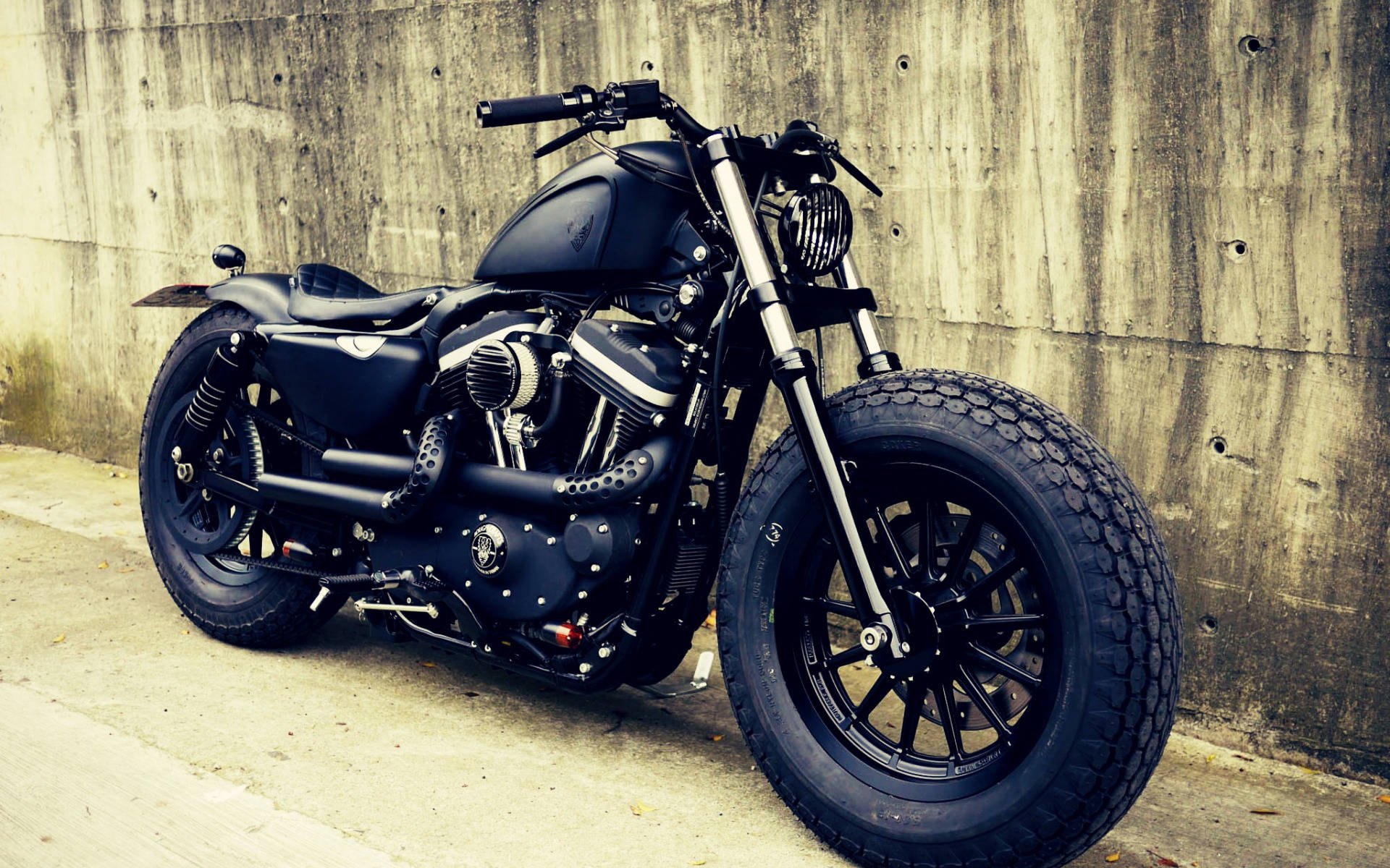 Muscular Bobber Motorcycle, Full HD Desktop Wallpaper