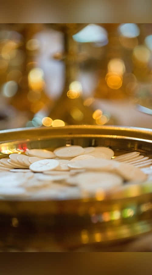 sacrament, white communion wafers, golden tray, SD Phone Wallpaper