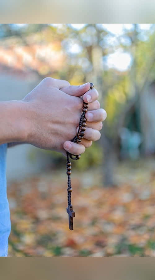 sacrament 500 x 900, wooden rosary, cross, SD Phone Wallpaper