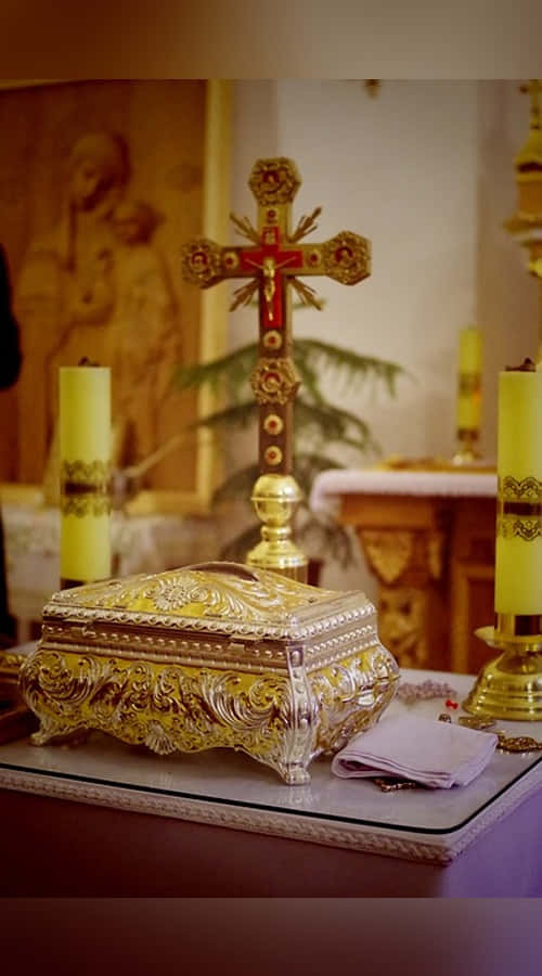 sacrament 500 x 900, golden ornate reliquary box, altar, SD Phone Wallpaper