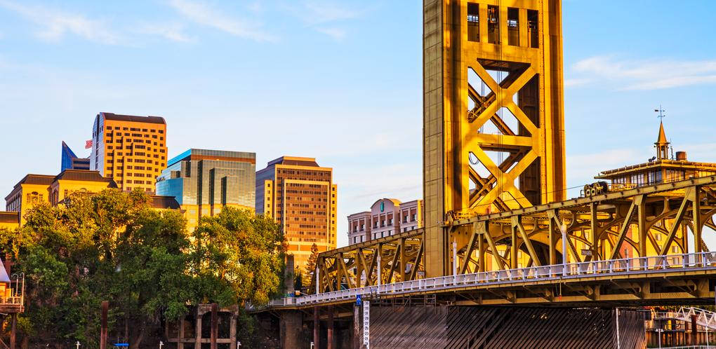 Sacramento, golden-hued bridge, river, SD Desktop Wallpaper