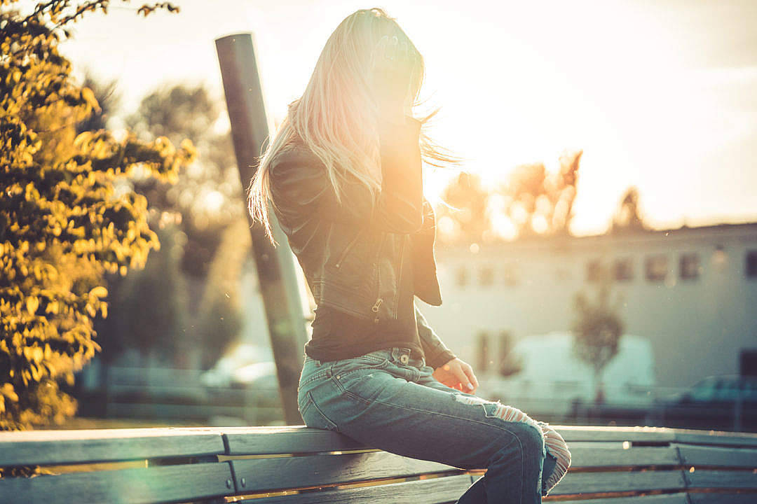young woman, blonde woman, wooden bench, SD Desktop Wallpaper