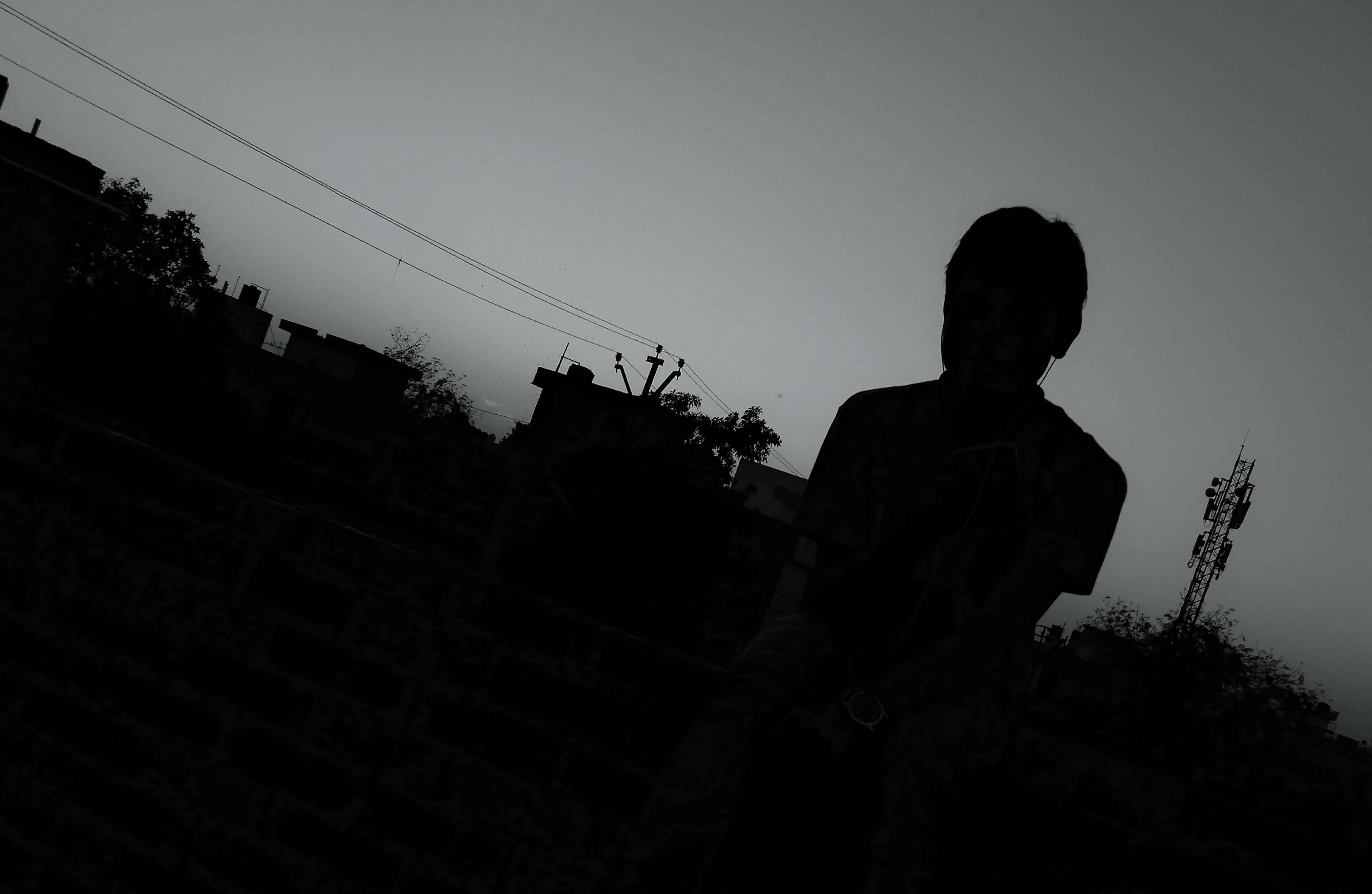Grayscale Sad Boy, 4K Desktop Wallpaper
